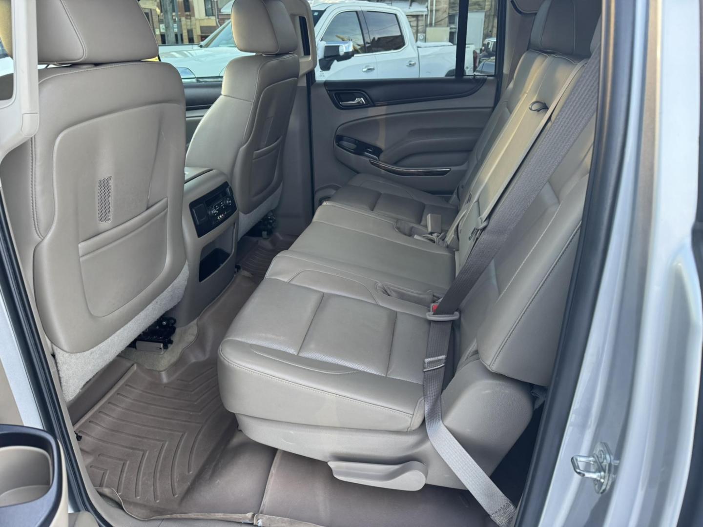 2015 Silver /Tan GMC Yukon XL SLT 1/2 Ton 4WD (1GKS2HKC4FR) with an 5.3L V8 OHV 16V engine, 6-Speed Automatic transmission, located at 116 5th Avenue South, Lewistown, MT, 59457, 47.063877, -109.427879 - Photo#14