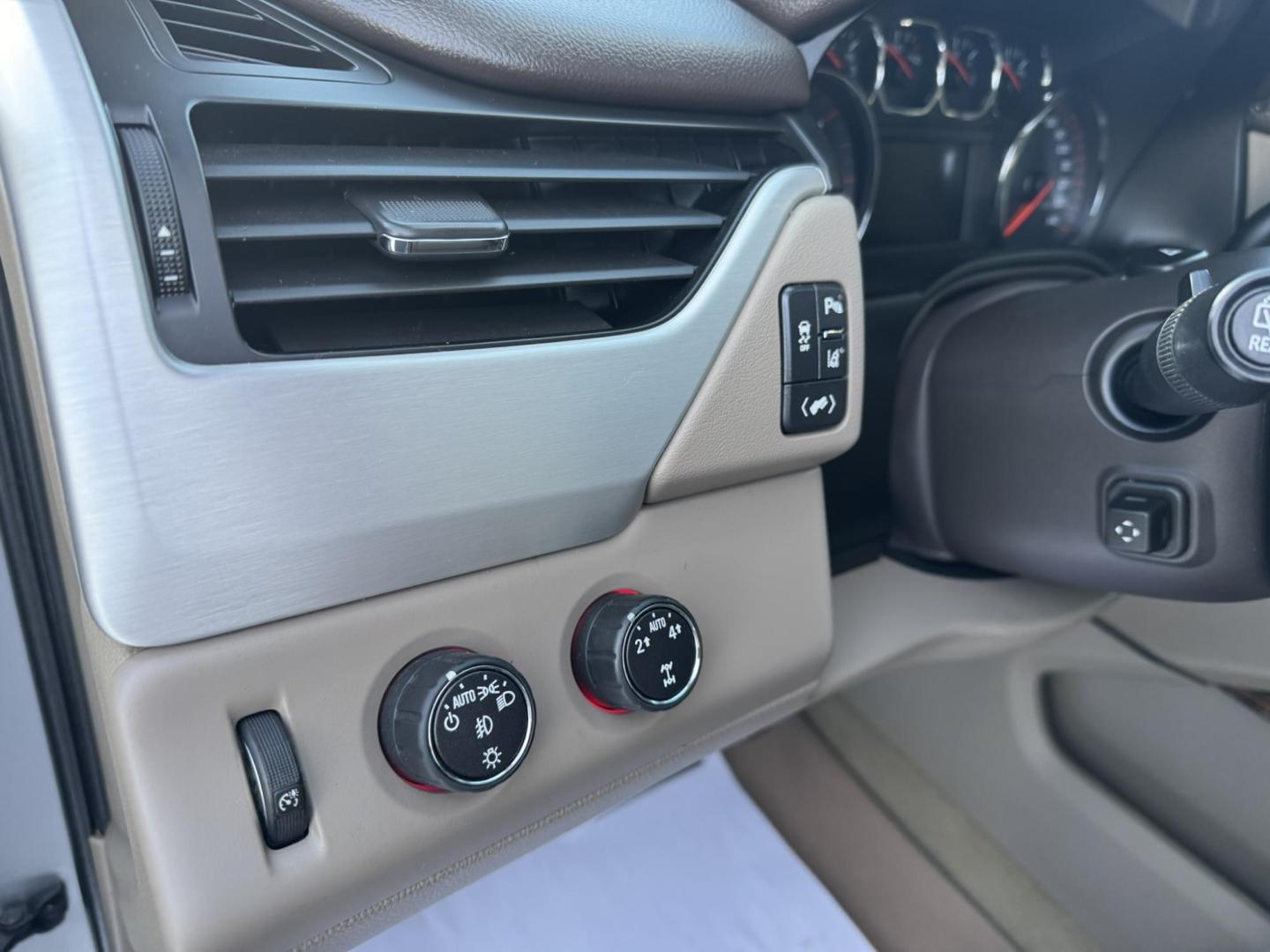 2015 Silver /Tan GMC Yukon XL SLT 1/2 Ton 4WD (1GKS2HKC4FR) with an 5.3L V8 OHV 16V engine, 6-Speed Automatic transmission, located at 116 5th Avenue South, Lewistown, MT, 59457, 47.063877, -109.427879 - Photo#18