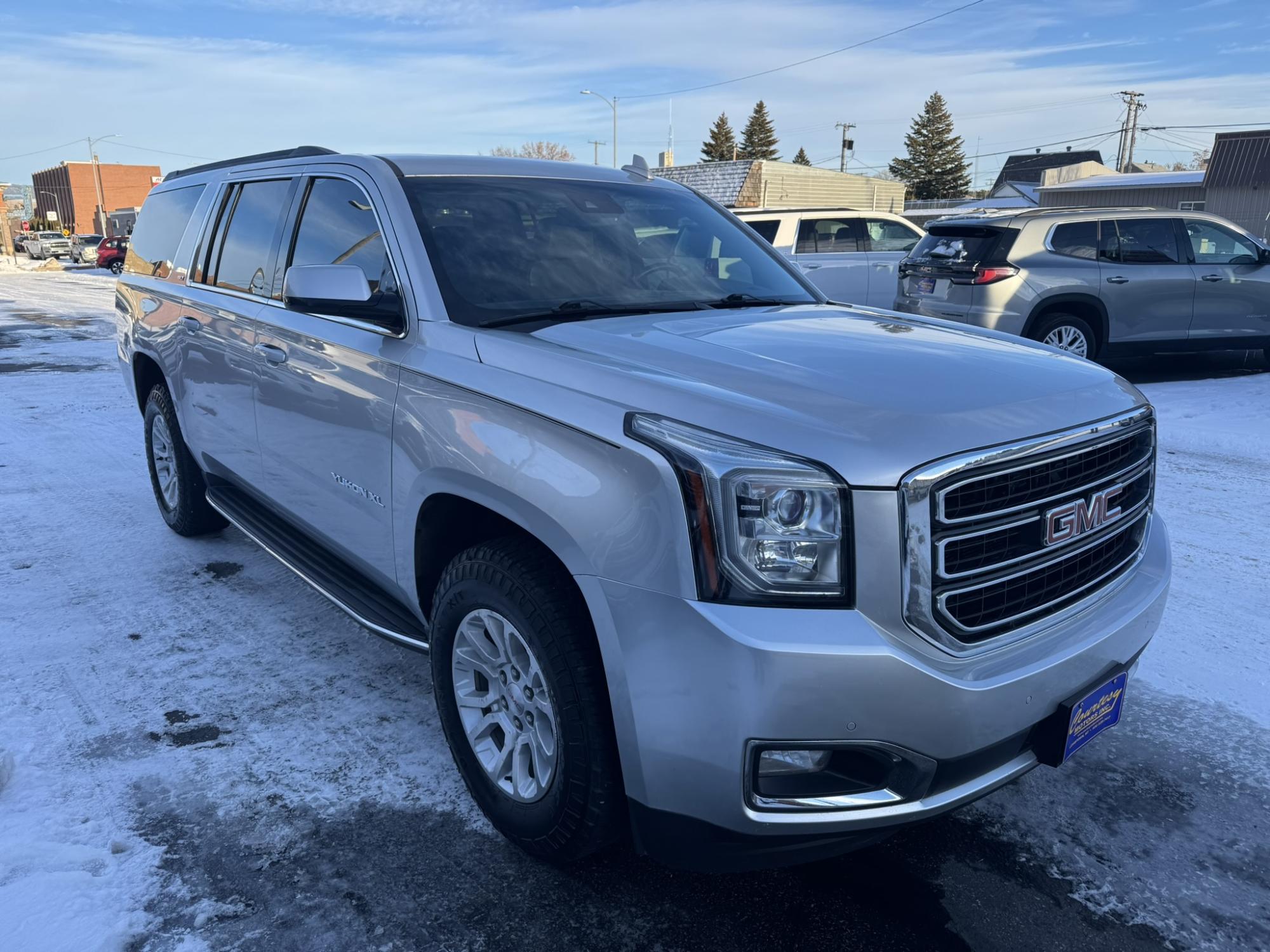 photo of 2015 GMC Yukon XL SLT 1/2 Ton 4WD