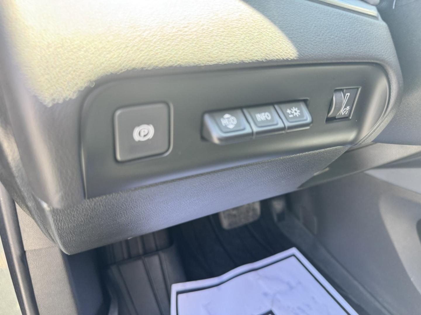 2022 Green /Grey Buick Enclave Premium AWD (5GAEVBKW6NJ) with an 3.6L V6 DOHC 24V engine, 9A transmission, located at 116 5th Avenue South, Lewistown, MT, 59457, 47.063877, -109.427879 - This 2022 Buick Enclave Premium AWD is the perfect mix of comfort, space, and confidence. Smooth-riding all-wheel drive makes it ideal year-round, while the Premium trim delivers the upscale feel Buick is known for. Leather seating, heated front seats, a power panoramic sunroof, and a quiet, refined- Photo#16