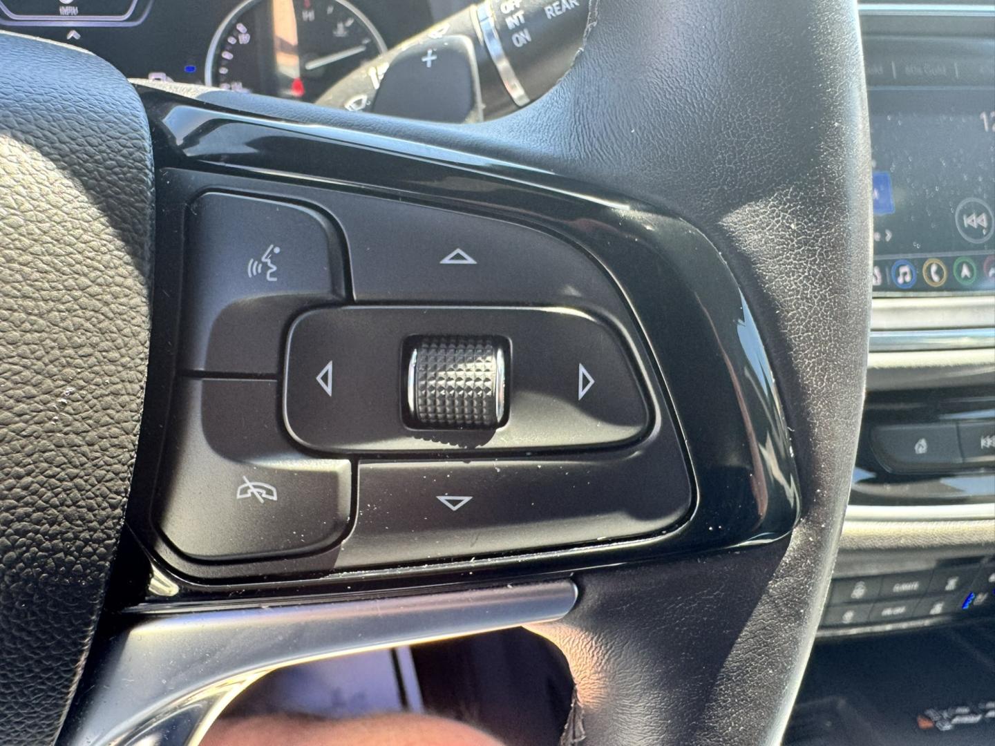 2022 Green /Grey Buick Enclave Premium AWD (5GAEVBKW6NJ) with an 3.6L V6 DOHC 24V engine, 9A transmission, located at 116 5th Avenue South, Lewistown, MT, 59457, 47.063877, -109.427879 - This 2022 Buick Enclave Premium AWD is the perfect mix of comfort, space, and confidence. Smooth-riding all-wheel drive makes it ideal year-round, while the Premium trim delivers the upscale feel Buick is known for. Leather seating, heated front seats, a power panoramic sunroof, and a quiet, refined- Photo#20