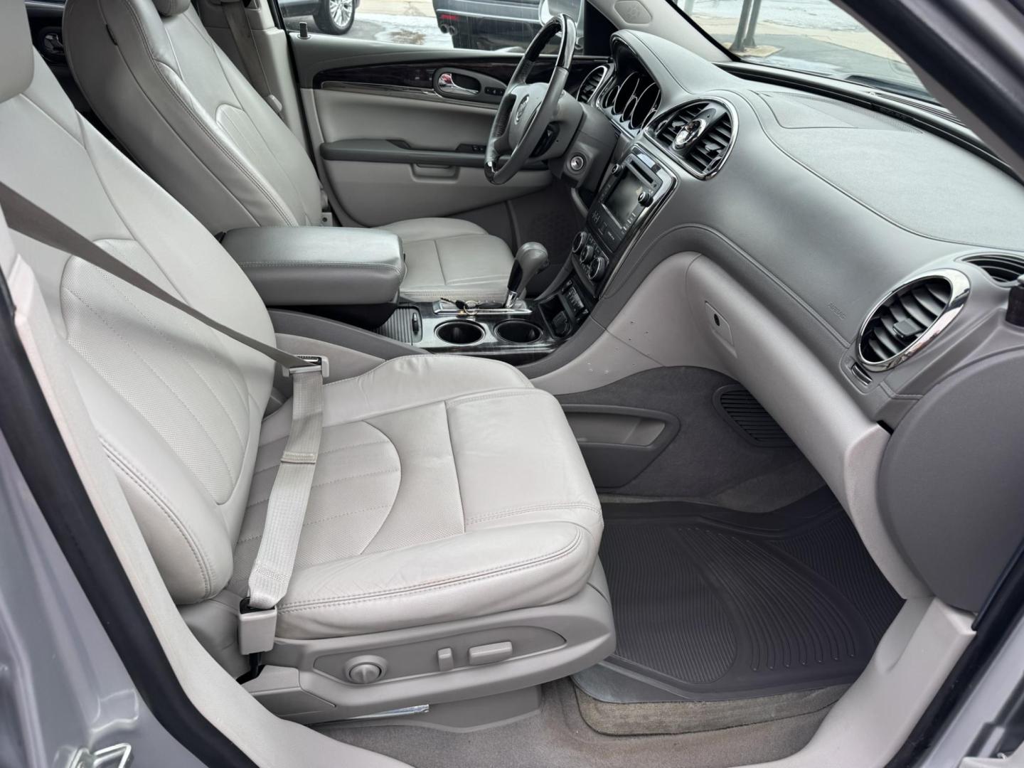 2015 Silver /Grey Buick Enclave Leather AWD (5GAKVBKD9FJ) with an 3.6L V6 DOHC 24V engine, 6-Speed Automatic Overdrive transmission, located at 116 5th Avenue South, Lewistown, MT, 59457, 47.063877, -109.427879 - Photo#7