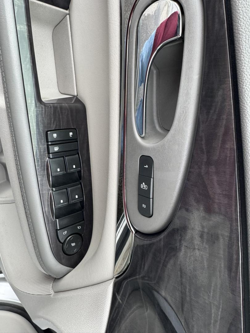 2015 Silver /Grey Buick Enclave Leather AWD (5GAKVBKD9FJ) with an 3.6L V6 DOHC 24V engine, 6-Speed Automatic Overdrive transmission, located at 116 5th Avenue South, Lewistown, MT, 59457, 47.063877, -109.427879 - Photo#14