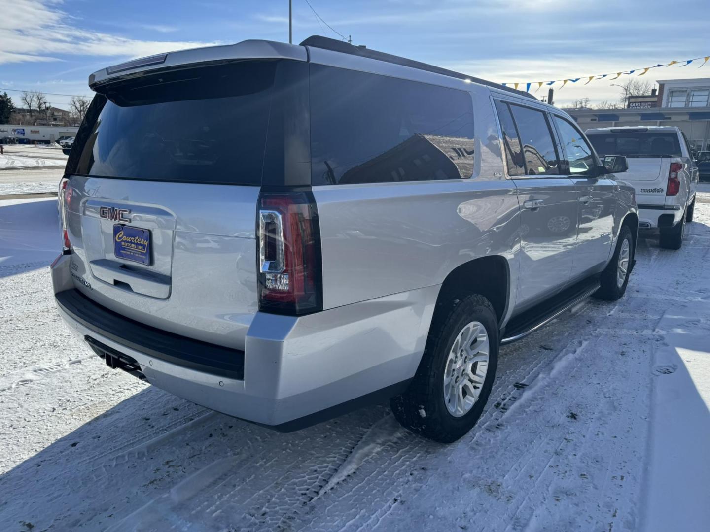 2017 Silver /Black GMC Yukon XL SLT 4WD (1GKS2GKC1HR) with an 5.3L V8 OHV 16V engine, 6A transmission, located at 116 5th Avenue South, Lewistown, MT, 59457, 47.063877, -109.427879 - Loaded local trade with a clean Car Fax! - Photo#2