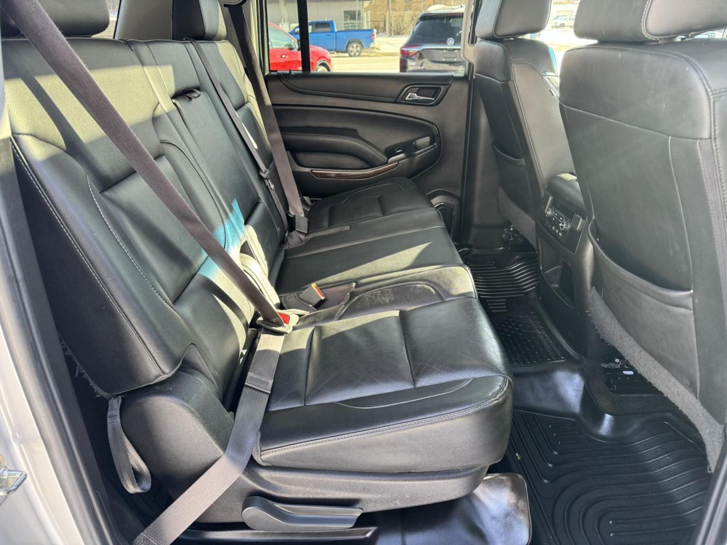 2017 Silver /Black GMC Yukon XL SLT 4WD (1GKS2GKC1HR) with an 5.3L V8 OHV 16V engine, 6A transmission, located at 116 5th Avenue South, Lewistown, MT, 59457, 47.063877, -109.427879 - Loaded local trade with a clean Car Fax! - Photo#7