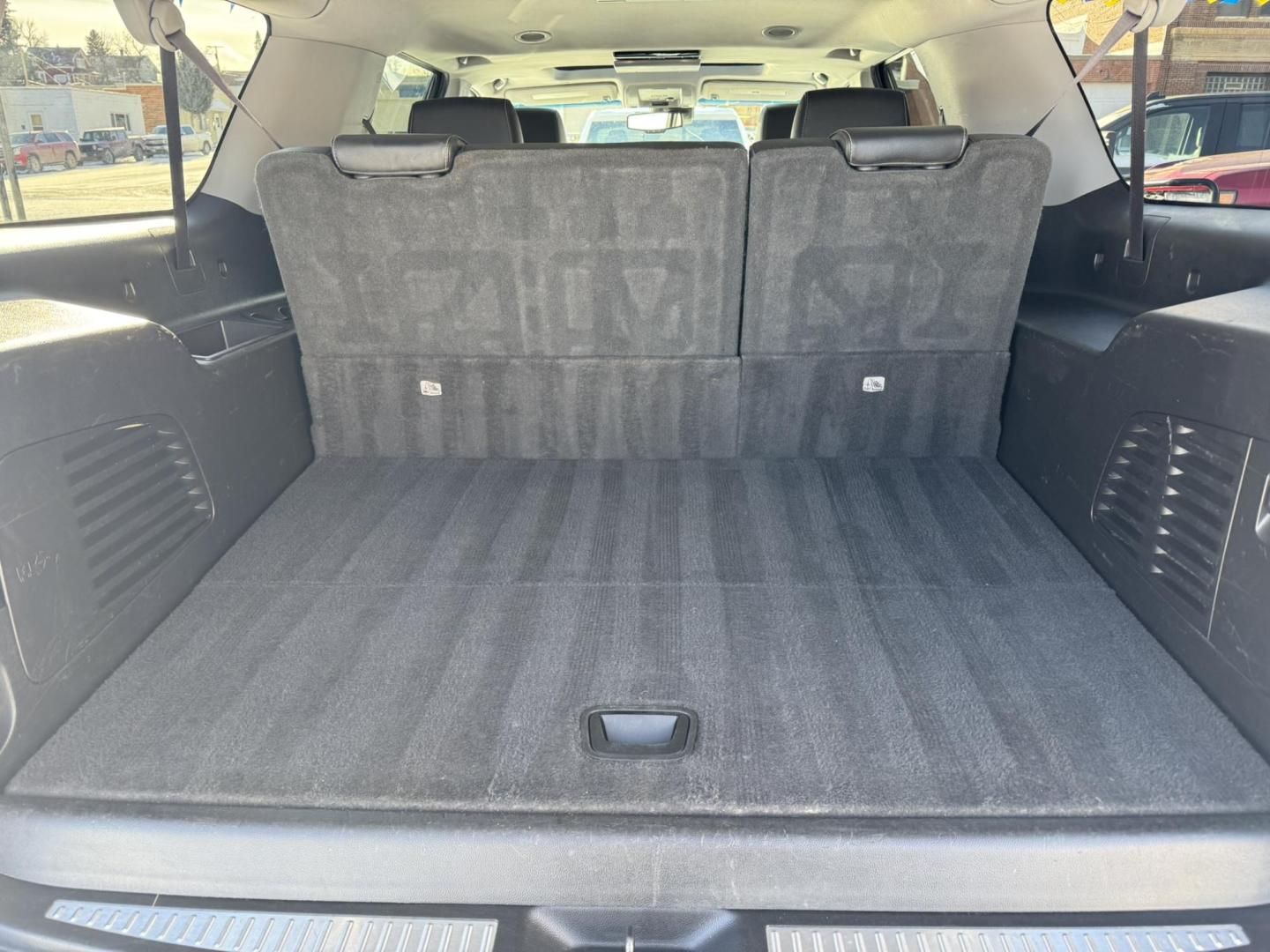 2017 Silver /Black GMC Yukon XL SLT 4WD (1GKS2GKC1HR) with an 5.3L V8 OHV 16V engine, 6A transmission, located at 116 5th Avenue South, Lewistown, MT, 59457, 47.063877, -109.427879 - Loaded local trade with a clean Car Fax! - Photo#11