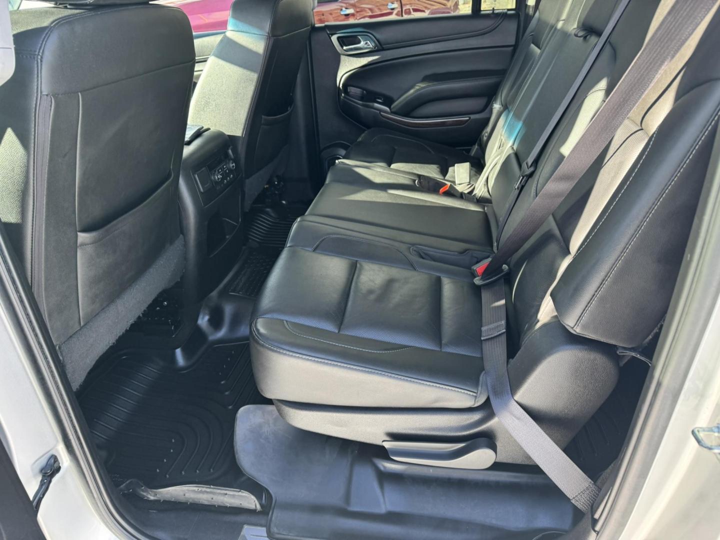 2017 Silver /Black GMC Yukon XL SLT 4WD (1GKS2GKC1HR) with an 5.3L V8 OHV 16V engine, 6A transmission, located at 116 5th Avenue South, Lewistown, MT, 59457, 47.063877, -109.427879 - Loaded local trade with a clean Car Fax! - Photo#13