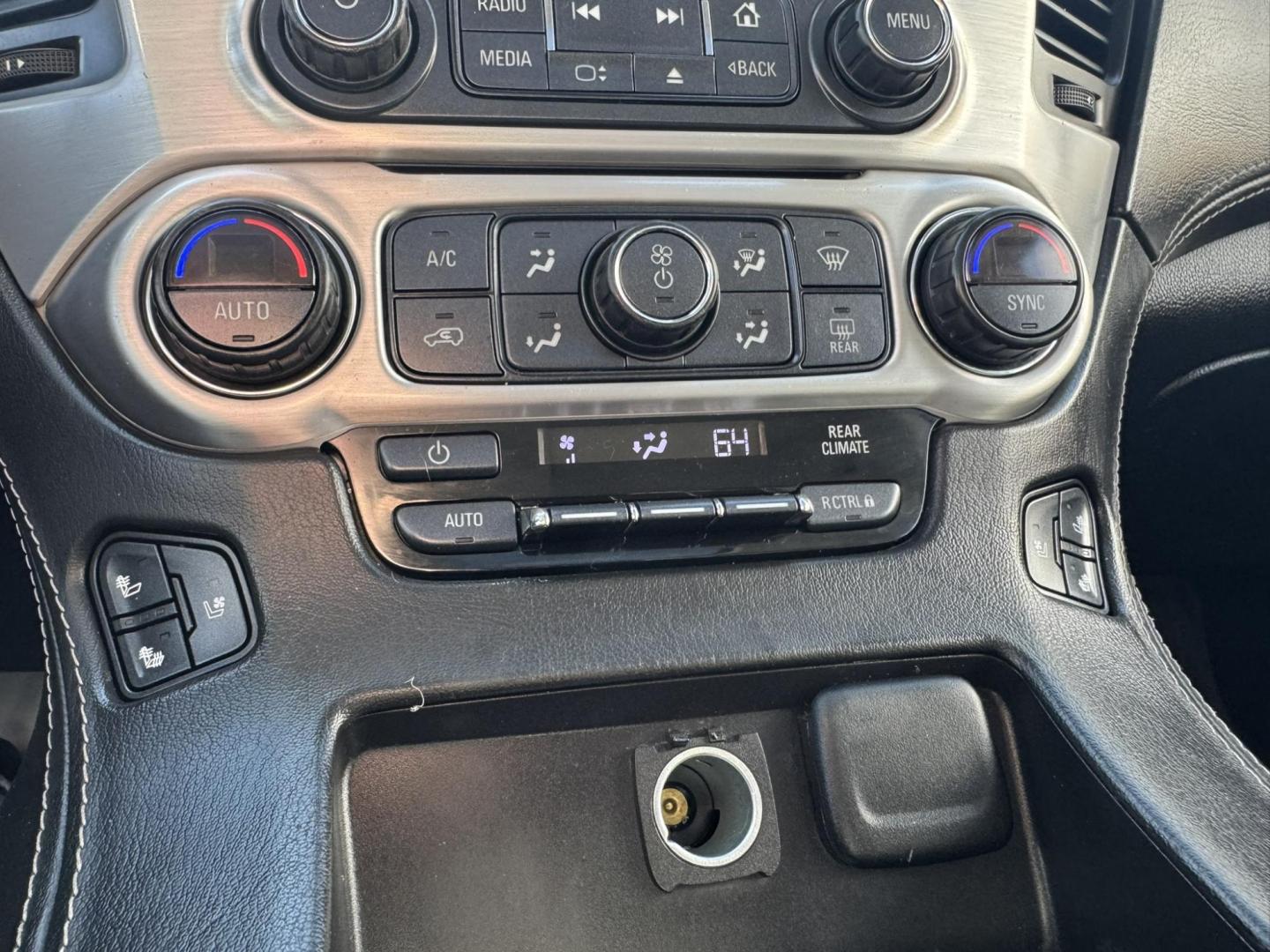 2017 Silver /Black GMC Yukon XL SLT 4WD (1GKS2GKC1HR) with an 5.3L V8 OHV 16V engine, 6A transmission, located at 116 5th Avenue South, Lewistown, MT, 59457, 47.063877, -109.427879 - Loaded local trade with a clean Car Fax! - Photo#25