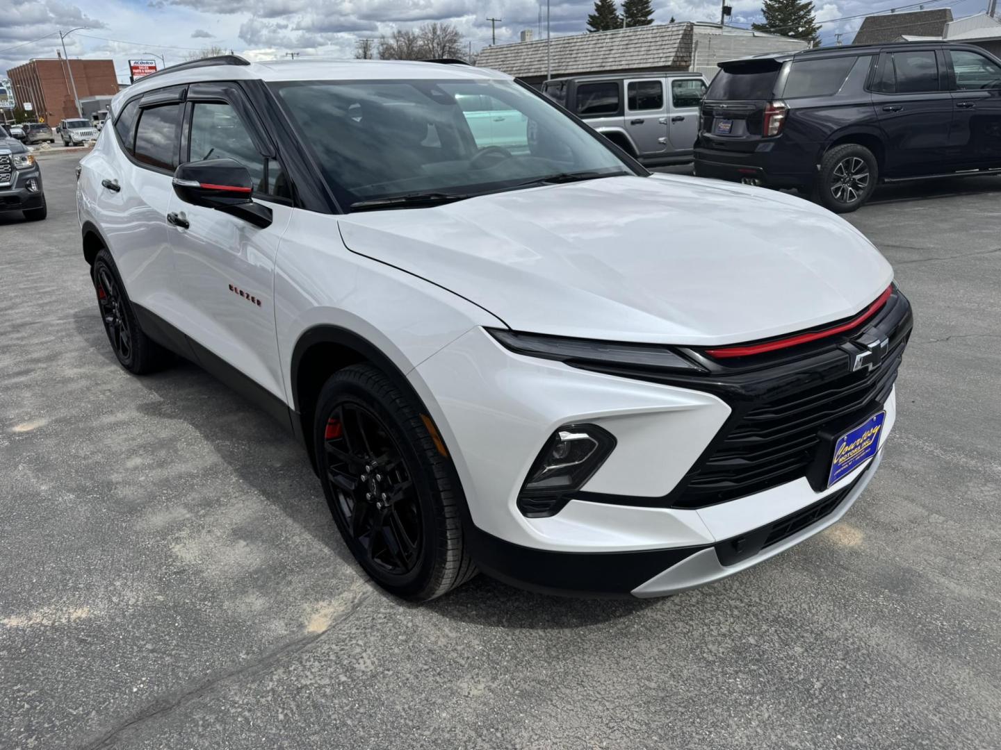 2024 WHITE /Black Chevrolet Blazer 3LT AWD (3GNKBJRS2RS) with an 3.6L V6 DOHC 24V engine, 9A transmission, located at 116 5th Avenue South, Lewistown, MT, 59457, 47.063877, -109.427879 - Sharp, confident, and ready for any season—this 2024 Chevrolet Blazer 3LT AWD brings together bold styling, smooth performance, and everyday practicality in one standout SUV. Powered by a responsive V6 engine and backed by all-wheel drive, it delivers confident handling whether you’re commuting, - Photo#0