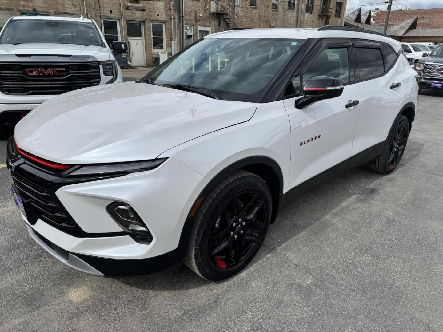 2024 WHITE /Black Chevrolet Blazer 3LT AWD (3GNKBJRS2RS) with an 3.6L V6 DOHC 24V engine, 9A transmission, located at 116 5th Avenue South, Lewistown, MT, 59457, 47.063877, -109.427879 - Sharp, confident, and ready for any season—this 2024 Chevrolet Blazer 3LT AWD brings together bold styling, smooth performance, and everyday practicality in one standout SUV. Powered by a responsive V6 engine and backed by all-wheel drive, it delivers confident handling whether you’re commuting, - Photo#6