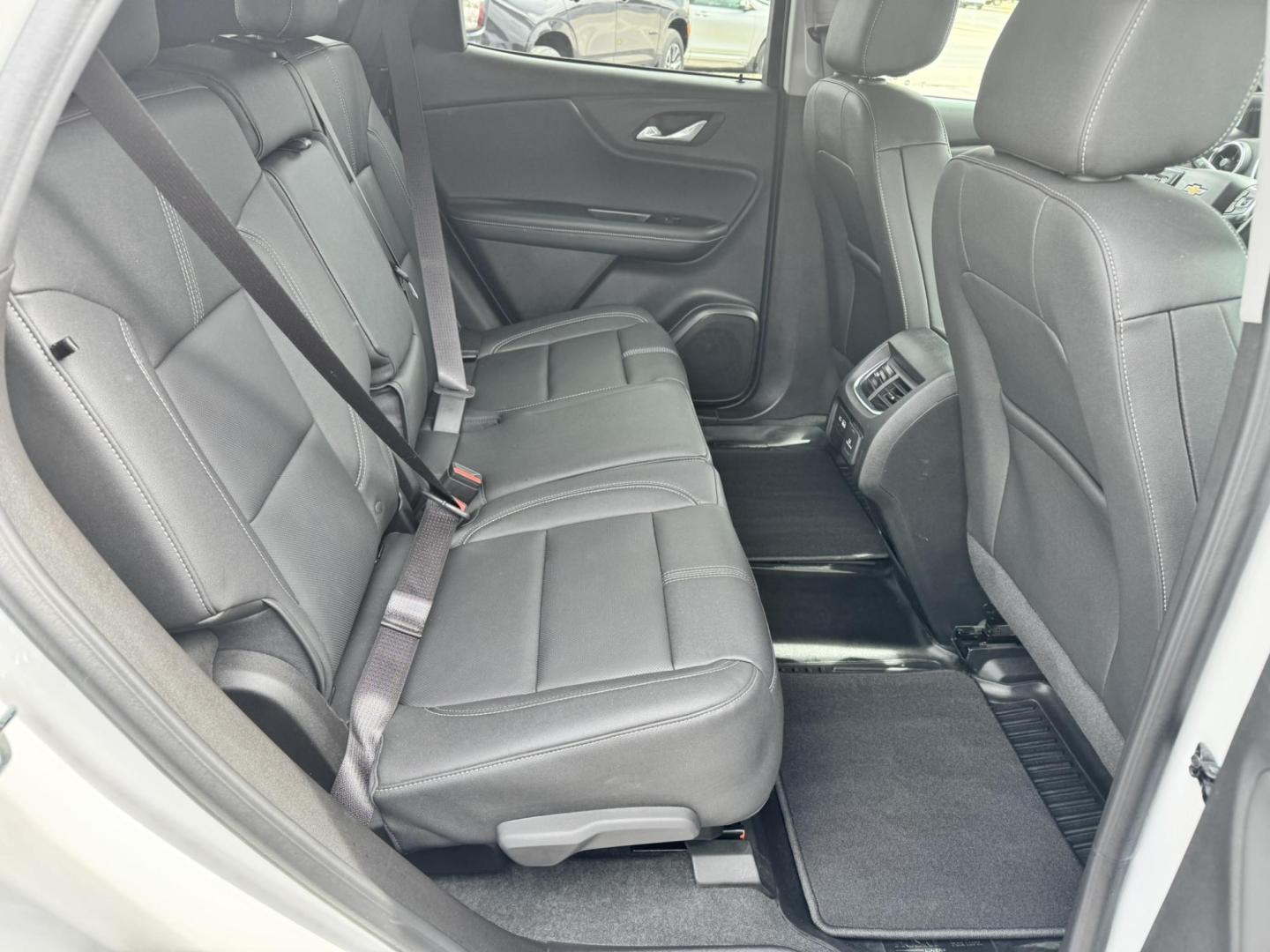 2024 WHITE /Black Chevrolet Blazer 3LT AWD (3GNKBJRS2RS) with an 3.6L V6 DOHC 24V engine, 9A transmission, located at 116 5th Avenue South, Lewistown, MT, 59457, 47.063877, -109.427879 - Sharp, confident, and ready for any season—this 2024 Chevrolet Blazer 3LT AWD brings together bold styling, smooth performance, and everyday practicality in one standout SUV. Powered by a responsive V6 engine and backed by all-wheel drive, it delivers confident handling whether you’re commuting, - Photo#8