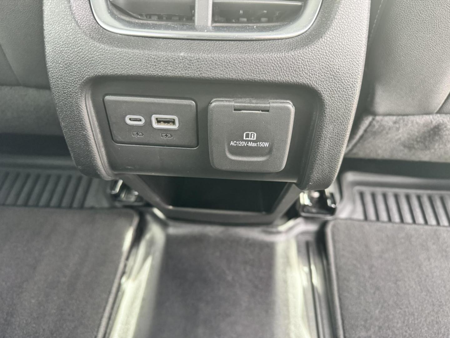 2024 WHITE /Black Chevrolet Blazer 3LT AWD (3GNKBJRS2RS) with an 3.6L V6 DOHC 24V engine, 9A transmission, located at 116 5th Avenue South, Lewistown, MT, 59457, 47.063877, -109.427879 - Sharp, confident, and ready for any season—this 2024 Chevrolet Blazer 3LT AWD brings together bold styling, smooth performance, and everyday practicality in one standout SUV. Powered by a responsive V6 engine and backed by all-wheel drive, it delivers confident handling whether you’re commuting, - Photo#9