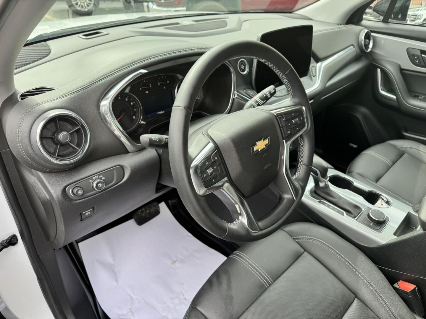 2024 WHITE /Black Chevrolet Blazer 3LT AWD (3GNKBJRS2RS) with an 3.6L V6 DOHC 24V engine, 9A transmission, located at 116 5th Avenue South, Lewistown, MT, 59457, 47.063877, -109.427879 - Sharp, confident, and ready for any season—this 2024 Chevrolet Blazer 3LT AWD brings together bold styling, smooth performance, and everyday practicality in one standout SUV. Powered by a responsive V6 engine and backed by all-wheel drive, it delivers confident handling whether you’re commuting, - Photo#14