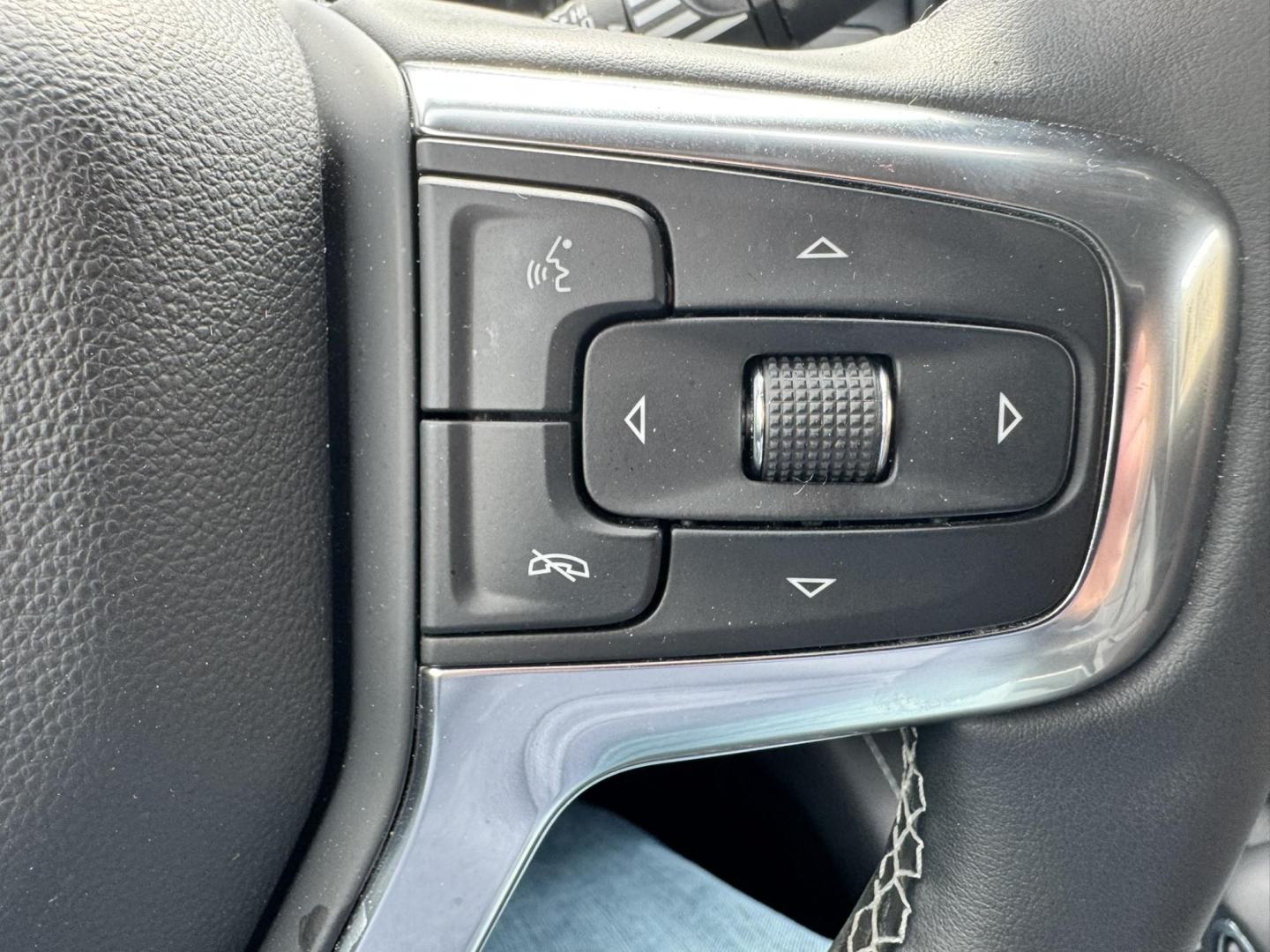 2024 WHITE /Black Chevrolet Blazer 3LT AWD (3GNKBJRS2RS) with an 3.6L V6 DOHC 24V engine, 9A transmission, located at 116 5th Avenue South, Lewistown, MT, 59457, 47.063877, -109.427879 - Sharp, confident, and ready for any season—this 2024 Chevrolet Blazer 3LT AWD brings together bold styling, smooth performance, and everyday practicality in one standout SUV. Powered by a responsive V6 engine and backed by all-wheel drive, it delivers confident handling whether you’re commuting, - Photo#18