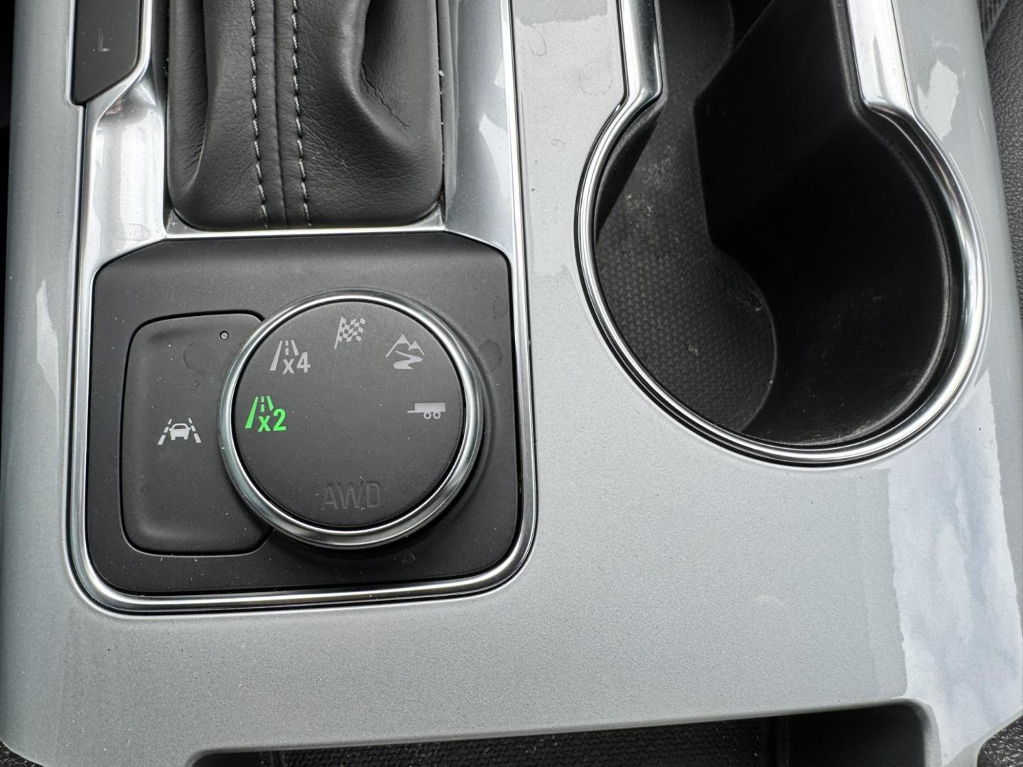 2024 WHITE /Black Chevrolet Blazer 3LT AWD (3GNKBJRS2RS) with an 3.6L V6 DOHC 24V engine, 9A transmission, located at 116 5th Avenue South, Lewistown, MT, 59457, 47.063877, -109.427879 - Sharp, confident, and ready for any season—this 2024 Chevrolet Blazer 3LT AWD brings together bold styling, smooth performance, and everyday practicality in one standout SUV. Powered by a responsive V6 engine and backed by all-wheel drive, it delivers confident handling whether you’re commuting, - Photo#23