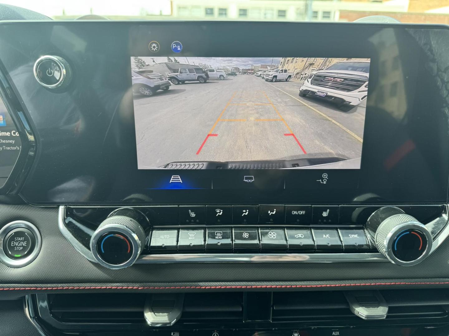 2024 WHITE /Black Chevrolet Colorado Z71 Crew Cab 4WD (1GCPTDEKXR1) with an 2.7L L4 DOHC 16V TURBO engine, 6A transmission, located at 116 5th Avenue South, Lewistown, MT, 59457, 47.063877, -109.427879 - Tough, refined, and built to handle whatever you throw at it—this 2024 Chevrolet Colorado Z71 4WD is the perfect blend of off-road capability and everyday comfort. Powered by a strong turbocharged engine with impressive torque, it delivers confident acceleration, smooth towing capability, and the - Photo#20