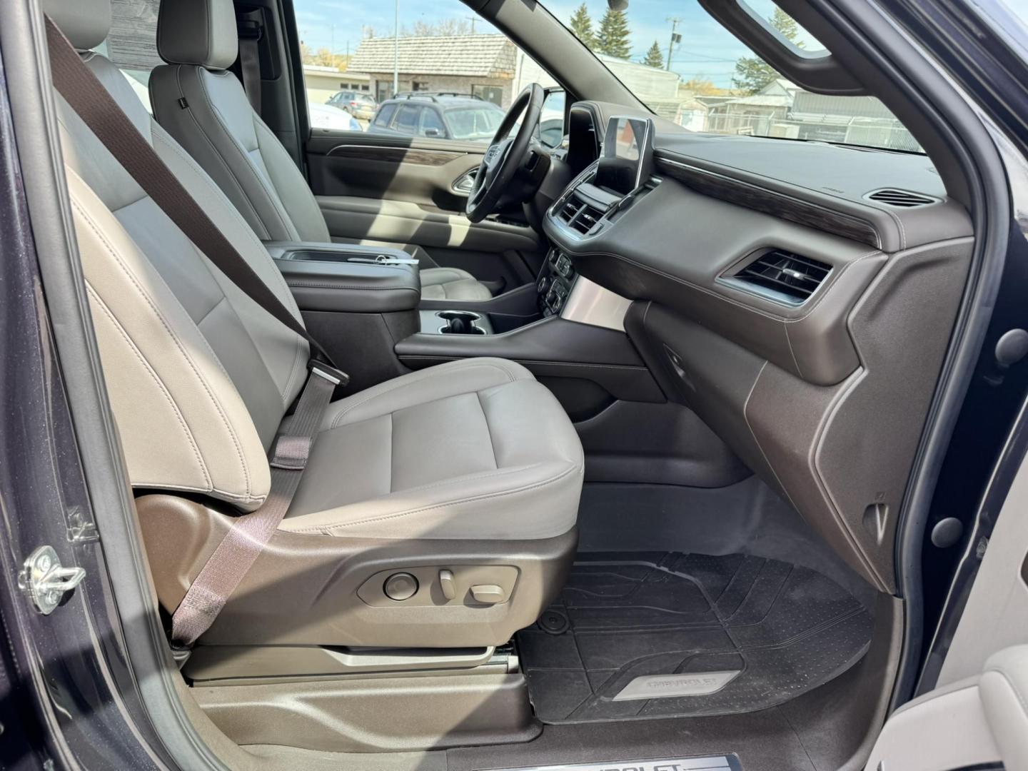 2022 Ash Grey /Tan Chevrolet Tahoe Z71 (1GNSKPKL2NR) with an 6.2L V8 OHV 16V engine, 10A transmission, located at 116 5th Avenue South, Lewistown, MT, 59457, 47.063877, -109.427879 - Big, bold, and built to go beyond the pavement—this 2022 Chevrolet Tahoe Z71 4WD with the Off-Road Capability and Off-Road Performance Packages is the full-size SUV that does it all. Powered by a strong V8 engine, it delivers the kind of performance and towing capability you expect, with the added - Photo#7