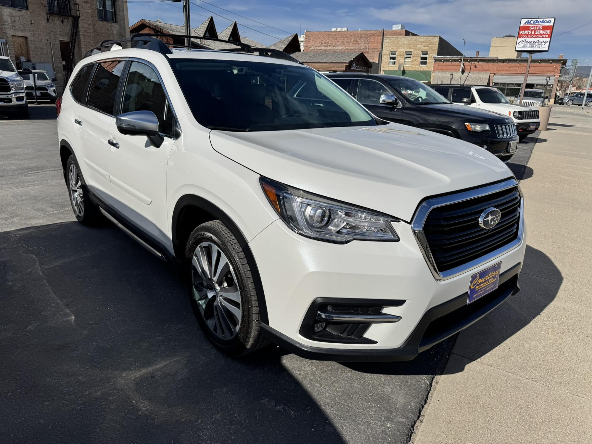 photo of 2022 Subaru Ascent Touring