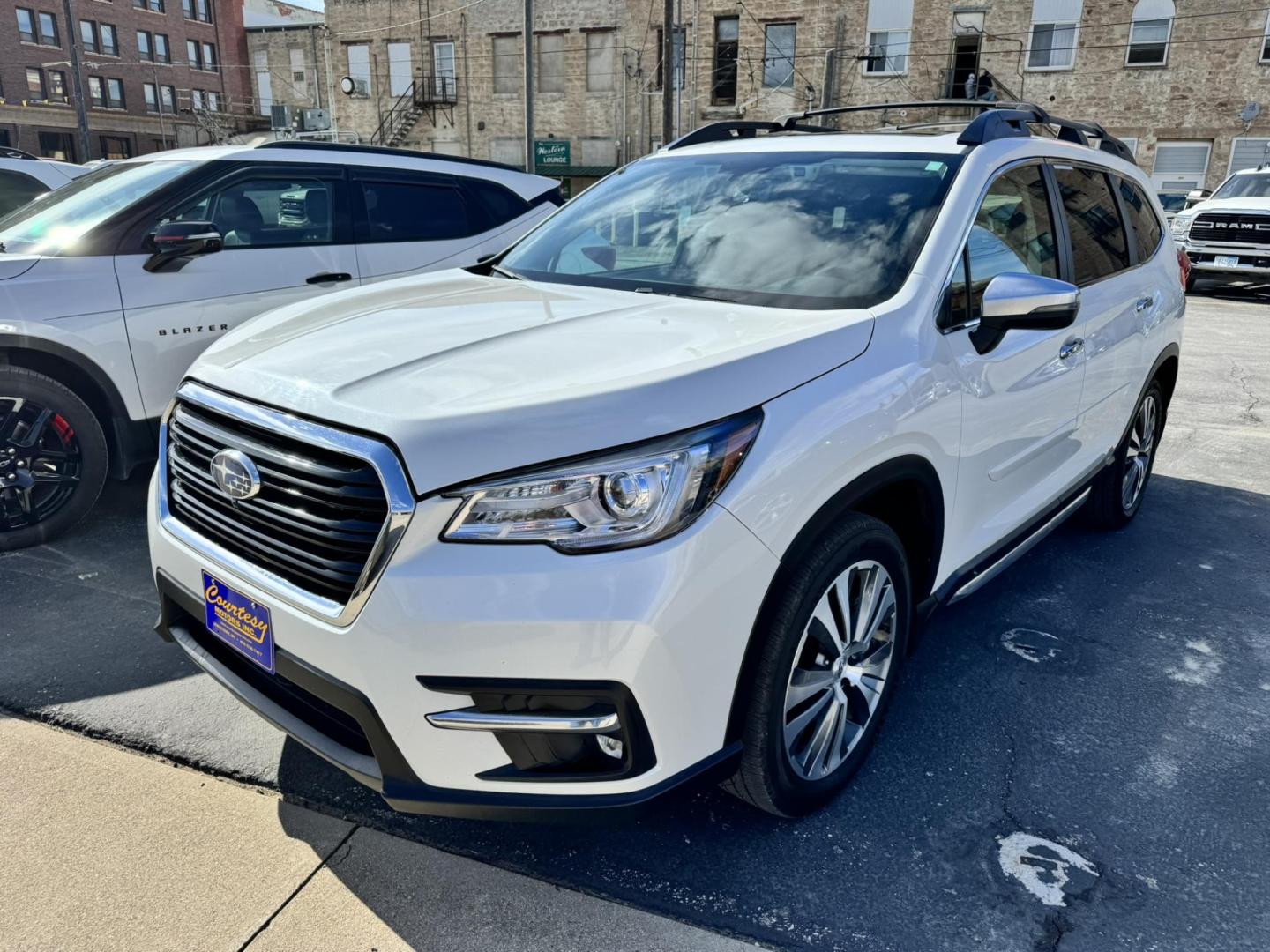 2022 WHITE /Brown Subaru Ascent Touring (4S4WMARD4N3) with an 2.4L L4 DOHC 16V engine, CVT transmission, located at 116 5th Avenue South, Lewistown, MT, 59457, 47.063877, -109.427879 - Photo#5