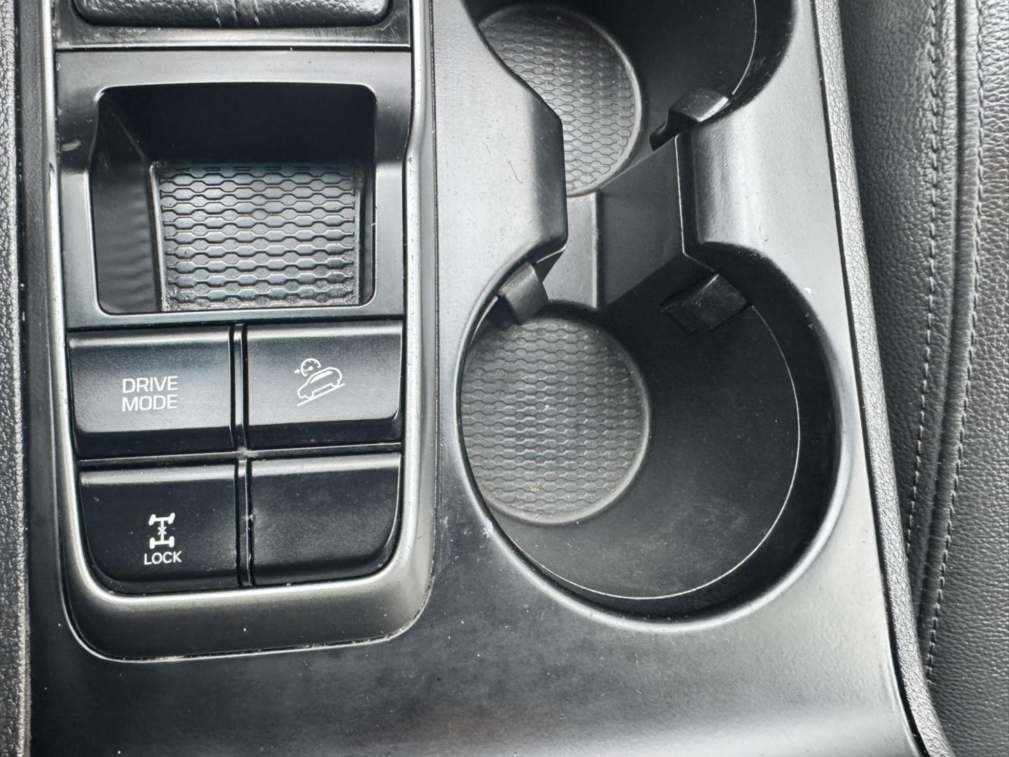 2017 Blue /Black Hyundai Tucson SE w/Preferred Package AWD (KM8J3CA43HU) with an 2.0L L4 DOHC 16V engine, 6A transmission, located at 116 5th Avenue South, Lewistown, MT, 59457, 47.063877, -109.427879 - Photo#20