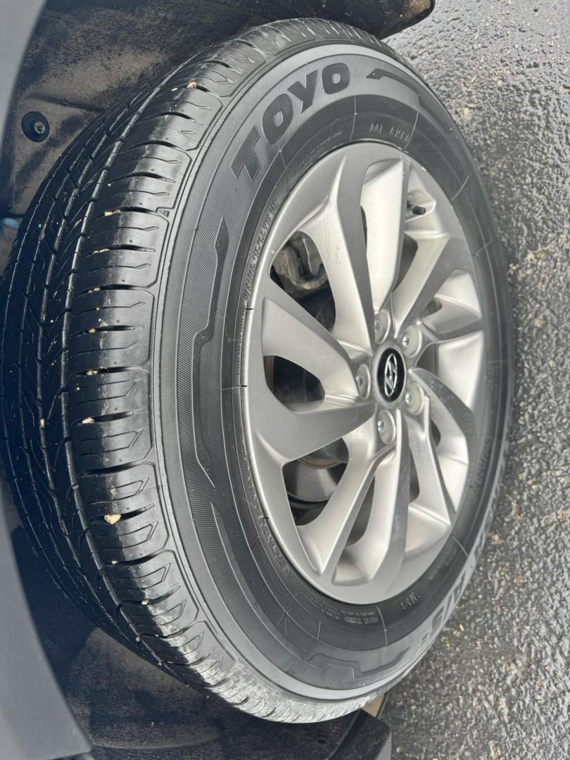 2017 Blue /Black Hyundai Tucson SE w/Preferred Package AWD (KM8J3CA43HU) with an 2.0L L4 DOHC 16V engine, 6A transmission, located at 116 5th Avenue South, Lewistown, MT, 59457, 47.063877, -109.427879 - Photo#22