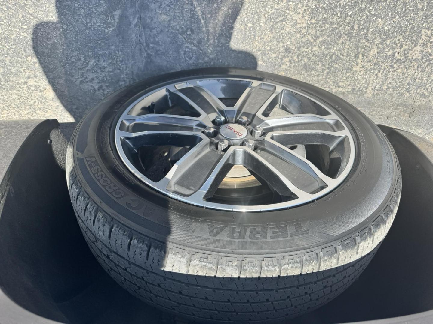 2018 Grey /Black GMC Acadia Denali AWD (1GKKNXLS5JZ) with an 3.6L V6 DOHC 24V engine, 6A transmission, located at 116 5th Avenue South, Lewistown, MT, 59457, 47.063877, -109.427879 - Step into refined capability with this 2018 GMC Acadia Denali AWD. Powered by a strong 3.6L V6 engine, this SUV delivers smooth performance and confident handling in all driving conditions. The Denali trim brings premium styling and top-tier features, making every drive comfortable and enjoyable. I - Photo#29