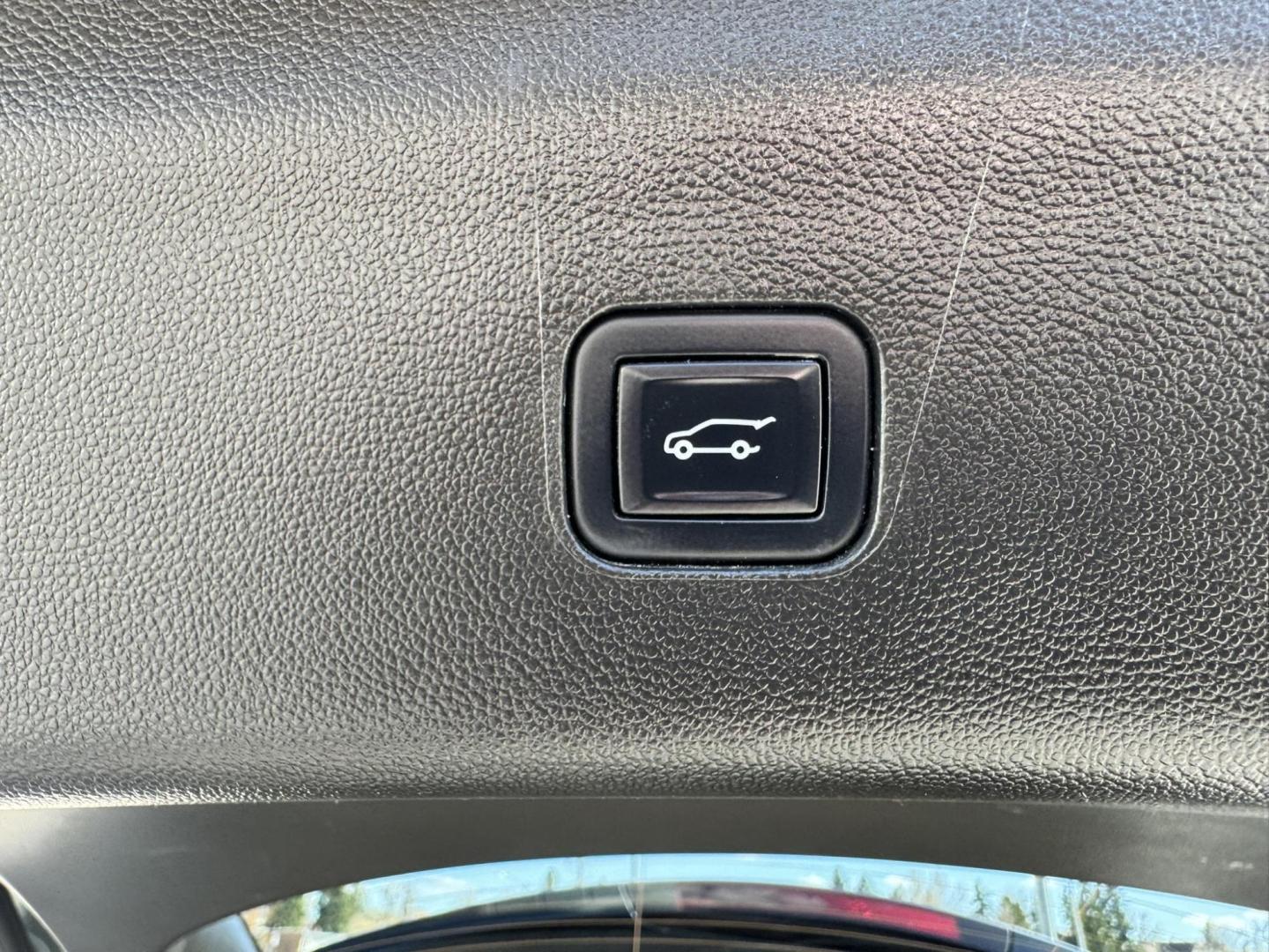 2022 Green /Grey Buick Enclave Essence AWD (5GAEVAKW1NJ) with an 3.6L V6 DOHC 24V engine, 9A transmission, located at 116 5th Avenue South, Lewistown, MT, 59457, 47.063877, -109.427879 - Experience smooth, refined driving in this 2022 Buick Enclave Essence AWD. Powered by a proven 3.6L V6 engine, this SUV delivers strong performance with the confidence of all-wheel drive, making it a great fit for Montana roads year-round. Inside, the Enclave shines with a quiet, upscale cabin feat - Photo#12