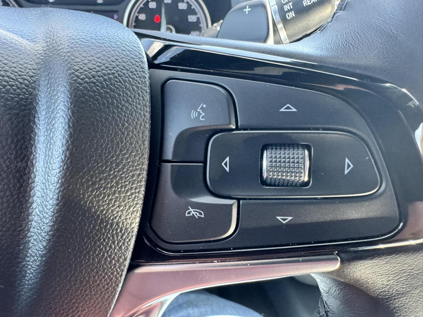 2022 Green /Grey Buick Enclave Essence AWD (5GAEVAKW1NJ) with an 3.6L V6 DOHC 24V engine, 9A transmission, located at 116 5th Avenue South, Lewistown, MT, 59457, 47.063877, -109.427879 - Experience smooth, refined driving in this 2022 Buick Enclave Essence AWD. Powered by a proven 3.6L V6 engine, this SUV delivers strong performance with the confidence of all-wheel drive, making it a great fit for Montana roads year-round. Inside, the Enclave shines with a quiet, upscale cabin feat - Photo#21