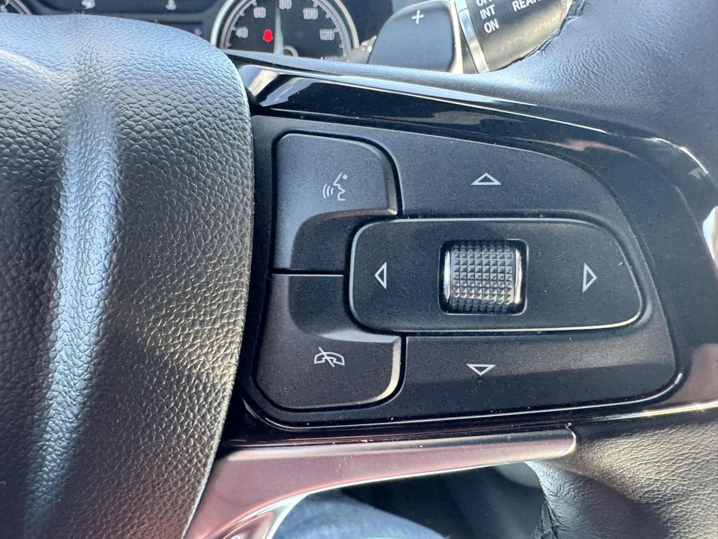 2022 Green /Grey Buick Enclave Essence AWD (5GAEVAKW1NJ) with an 3.6L V6 DOHC 24V engine, 9A transmission, located at 116 5th Avenue South, Lewistown, MT, 59457, 47.063877, -109.427879 - Experience smooth, refined driving in this 2022 Buick Enclave Essence AWD. Powered by a proven 3.6L V6 engine, this SUV delivers strong performance with the confidence of all-wheel drive, making it a great fit for Montana roads year-round. Inside, the Enclave shines with a quiet, upscale cabin feat - Photo#22