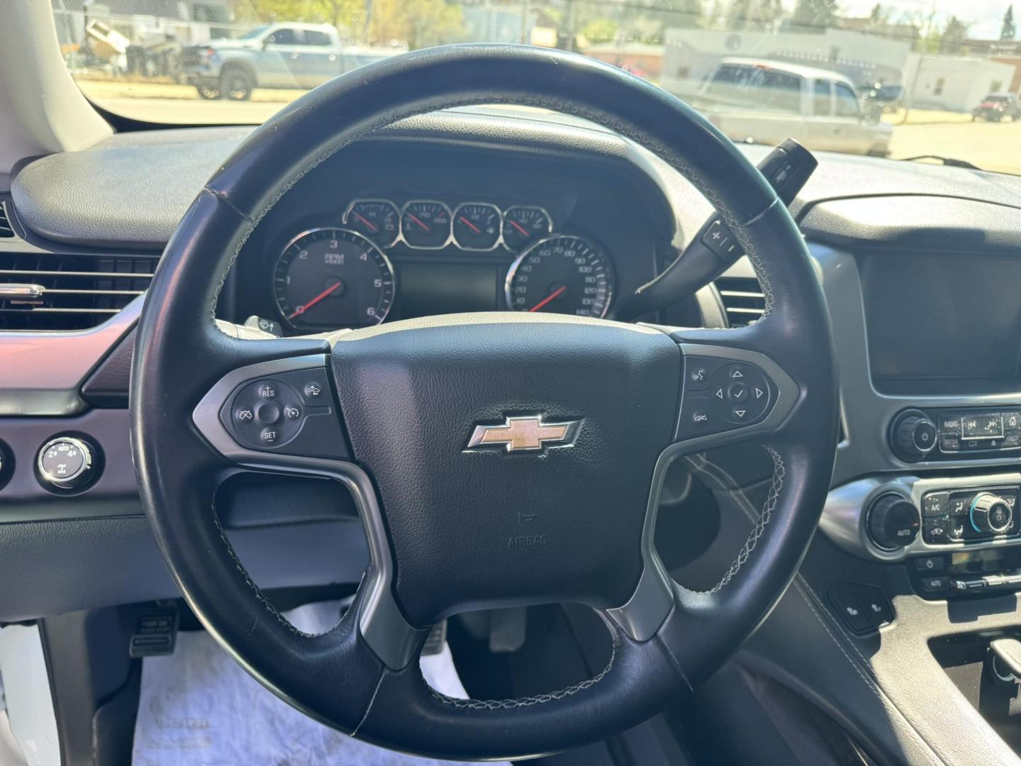 2015 WHITE /Black Chevrolet Tahoe LT 4WD (1GNSKBKC3FR) with an 5.3L V8 OHV 16V engine, 6-Speed Automatic transmission, located at 116 5th Avenue South, Lewistown, MT, 59457, 47.063877, -109.427879 - Two Owner local trade Tahoe!- Photo#16
