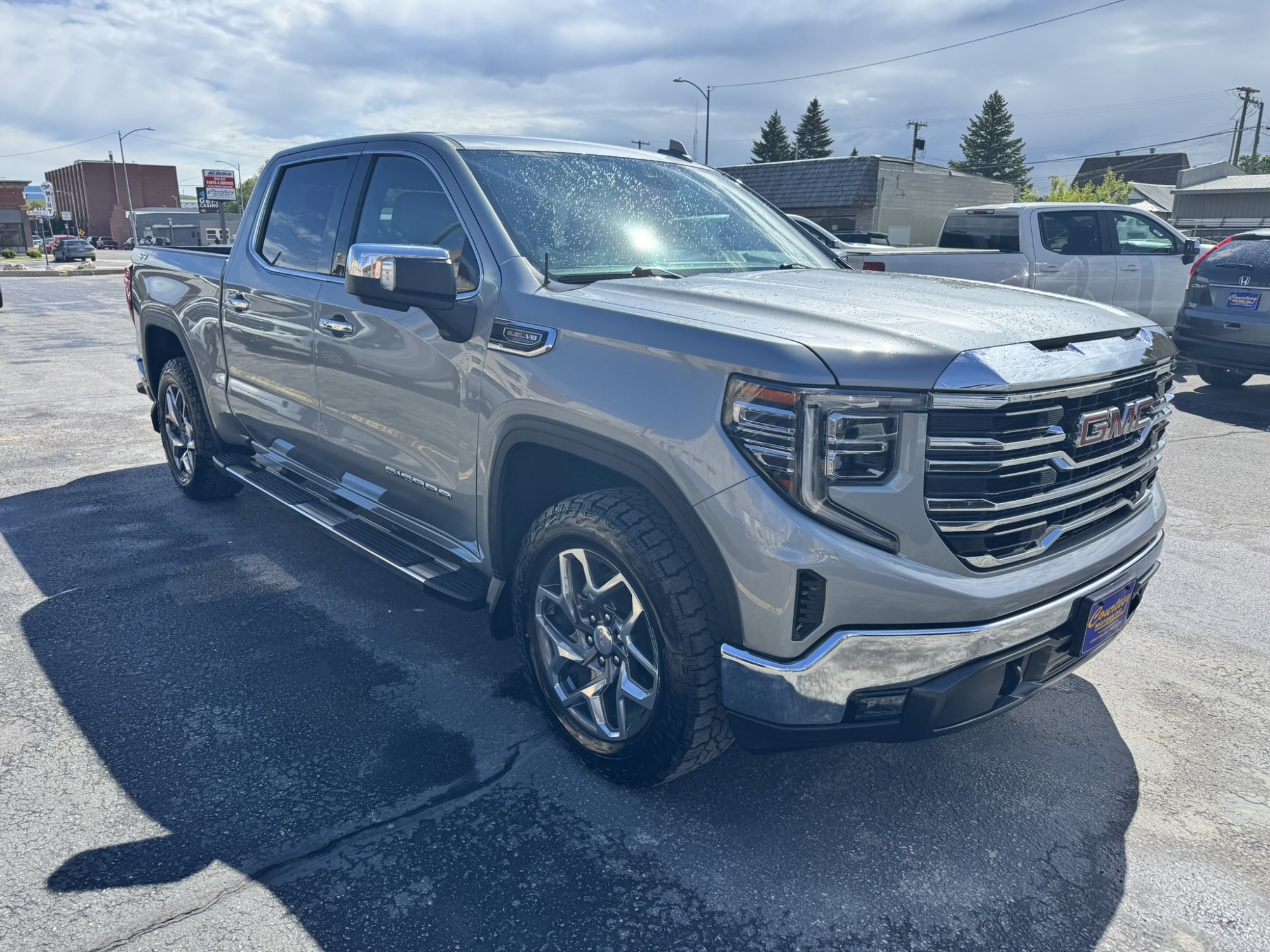 photo of 2023 GMC Sierra 1500 SLT Crew Cab 4WD