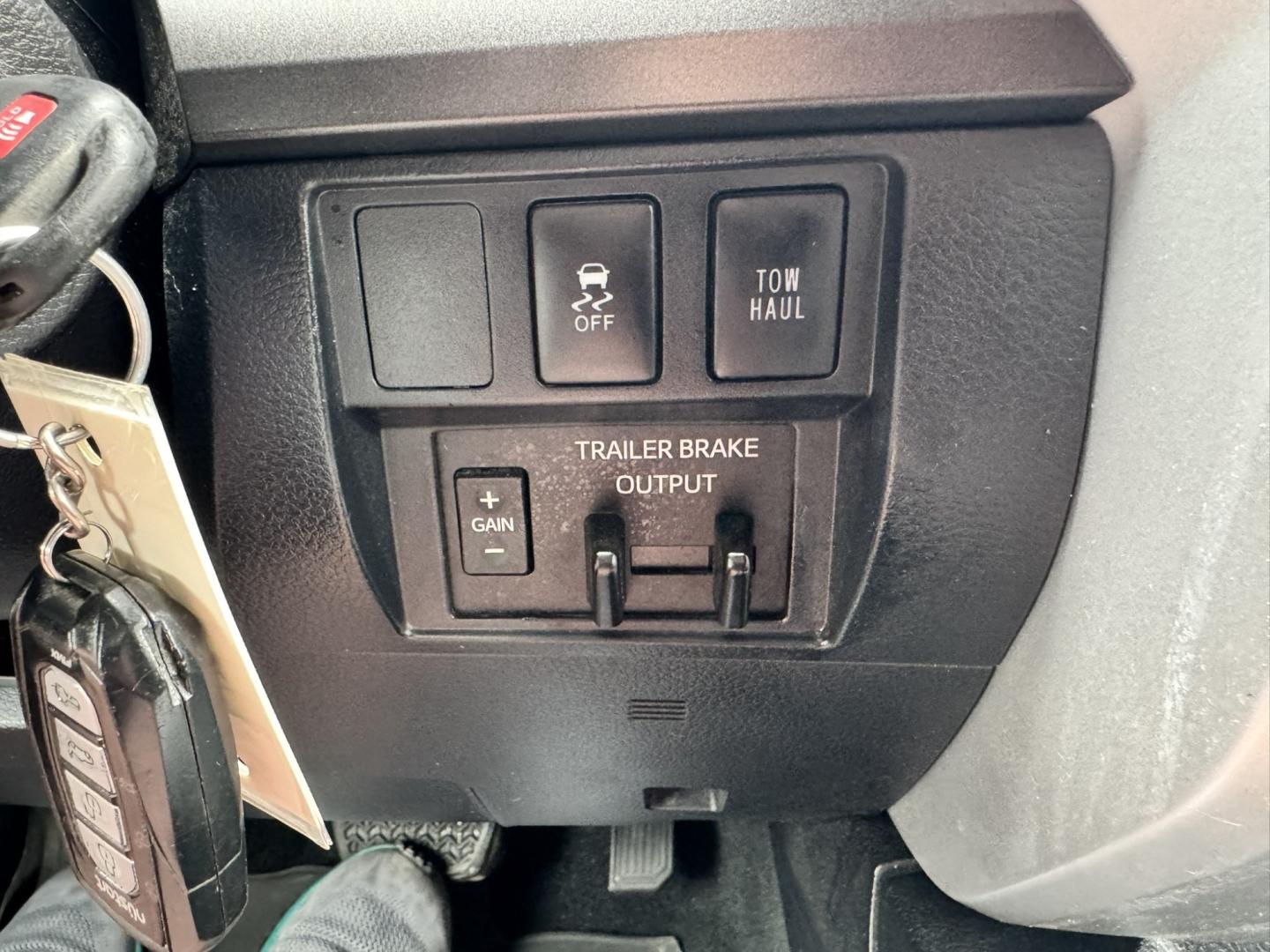 2019 Tan /Grey Toyota Tundra SR5 5.7L V8 CrewMax 4WD (5TFDY5F10KX) with an 5.7L V8 DOHC 32V engine, 6A transmission, located at 116 5th Avenue South, Lewistown, MT, 59457, 47.063877, -109.427879 - Built to work hard and engineered to last, this 2019 Toyota Tundra SR5 CrewMax 4WD is ready for whatever comes your way. Powered by Toyota's legendary 5.7L i-Force V8, this full-size pickup delivers strong towing capability, dependable performance, and the durability that has made the Tundra a favor- Photo#20