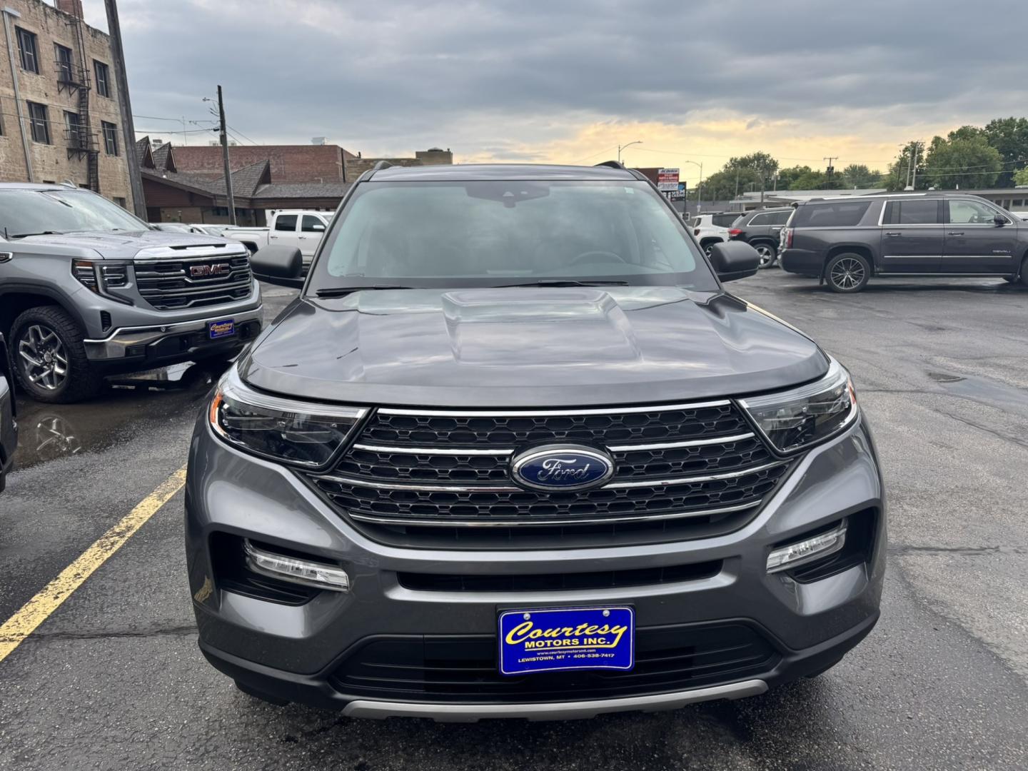 2023 Grey /Black Ford Explorer XLT AWD (1FMSK8DH3PG) with an 2.3L L4 DOHC 16V engine, 10A transmission, located at 116 5th Avenue South, Lewistown, MT, 59457, 47.063877, -109.427879 - With only 4,800 miles, this 2023 Ford Explorer XLT is an incredible opportunity to own a like-new SUV without the new vehicle price. Combining bold styling, impressive capability, and a spacious interior, it's ready for family road trips, daily commuting, and everything in between. Inside, you'll f- Photo#1