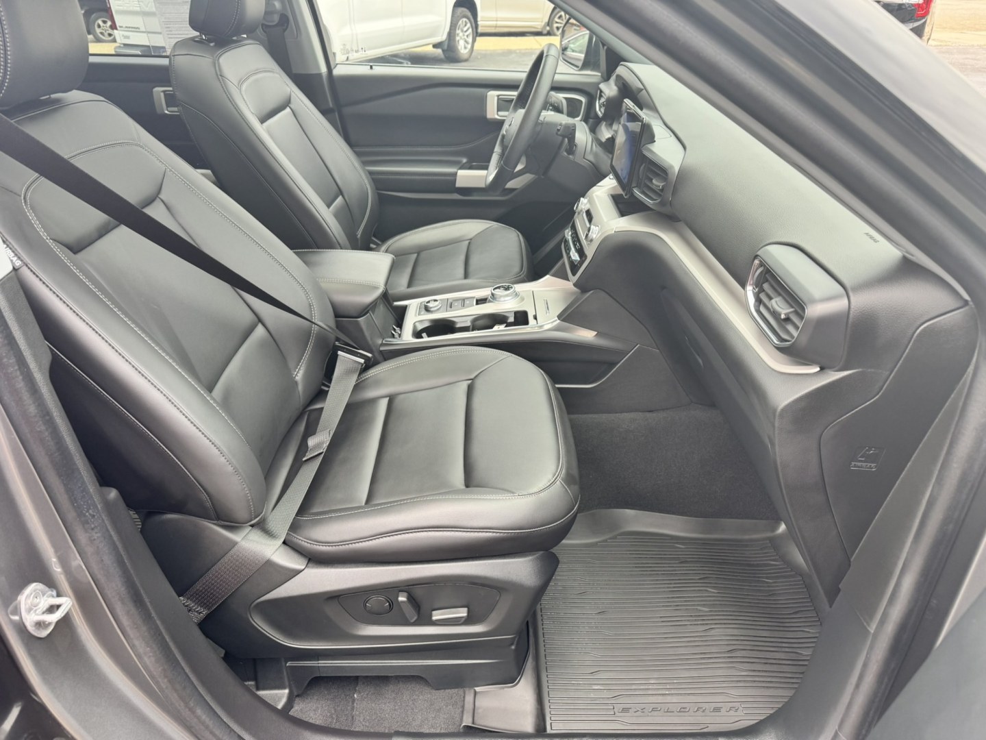 2023 Grey /Black Ford Explorer XLT AWD (1FMSK8DH3PG) with an 2.3L L4 DOHC 16V engine, 10A transmission, located at 116 5th Avenue South, Lewistown, MT, 59457, 47.063877, -109.427879 - With only 4,800 miles, this 2023 Ford Explorer XLT is an incredible opportunity to own a like-new SUV without the new vehicle price. Combining bold styling, impressive capability, and a spacious interior, it's ready for family road trips, daily commuting, and everything in between. Inside, you'll f- Photo#8