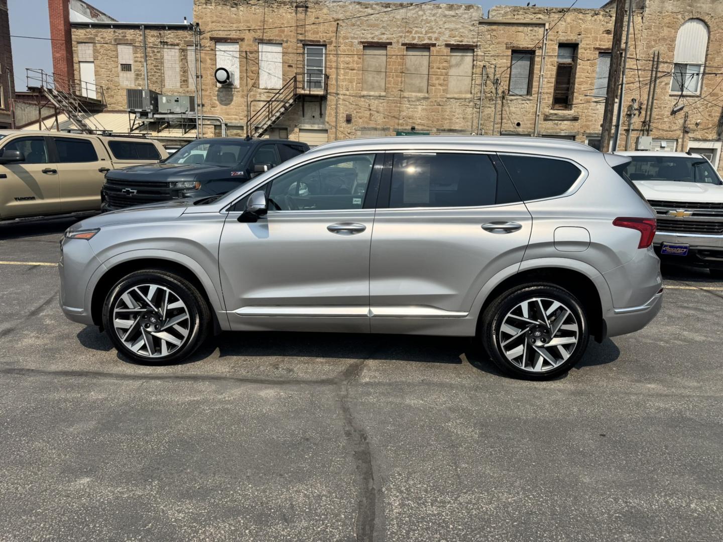 2023 Silver /Black Hyundai Santa Fe Calligraphy AWD (5NMS5DAL0PH) with an 2.5L L4 DOHC 16V engine, 6A transmission, located at 116 5th Avenue South, Lewistown, MT, 59457, 47.063877, -109.427879 - Luxury, comfort, and confidence come together in this 2023 Hyundai Santa Fe Calligraphy AWD! Finished with Hyundai's top-of-the-line Calligraphy trim, this SUV is loaded with premium features including quilted Nappa leather seating, panoramic sunroof, premium Bose audio, large touchscreen with navig- Photo#5