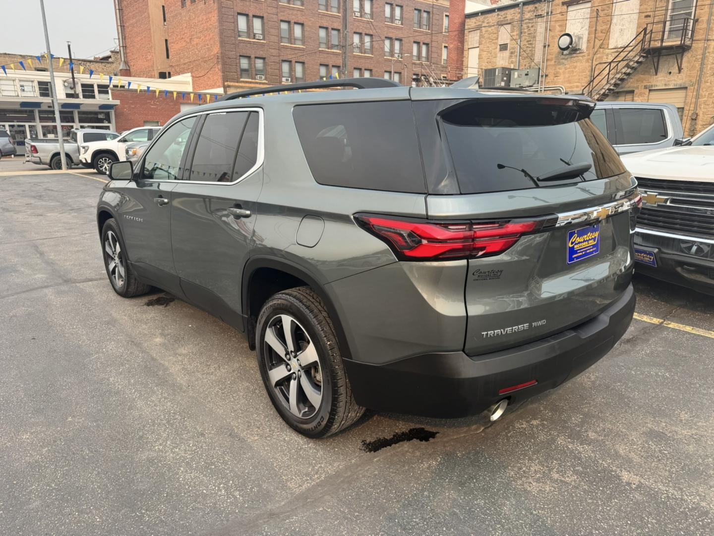 2023 Grey /Black Chevrolet Traverse LT Feather AWD (1GNEVHKW2PJ) with an 3.6L V6 DOHC 24V engine, 9A transmission, located at 116 5th Avenue South, Lewistown, MT, 59457, 47.063877, -109.427879 - Need room for the whole family without sacrificing comfort or capability? Check out this 2023 Chevrolet Traverse LT AWD with leather! This GM lease return has been well cared for and offers the peace of mind of a late-model SUV packed with the features today's drivers want. Inside you'll find premi- Photo#4