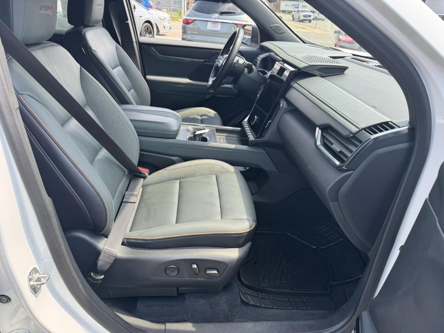 2024 WHITE /Gray GMC Acadia AT4 AWD (1GKENPKS3RJ) with an 2.5L L4 DOHC 16V engine, 9A transmission, located at 116 5th Avenue South, Lewistown, MT, 59457, 47.063877, -109.427879 - Adventure meets premium comfort in this 2024 GMC Acadia AT4 AWD! This factory lease return is ready for wherever the road—or the trail—takes you. With rugged AT4 styling, advanced technology, and All-Wheel Drive capability, it's built for Montana living while delivering the refinement you'd expe- Photo#7