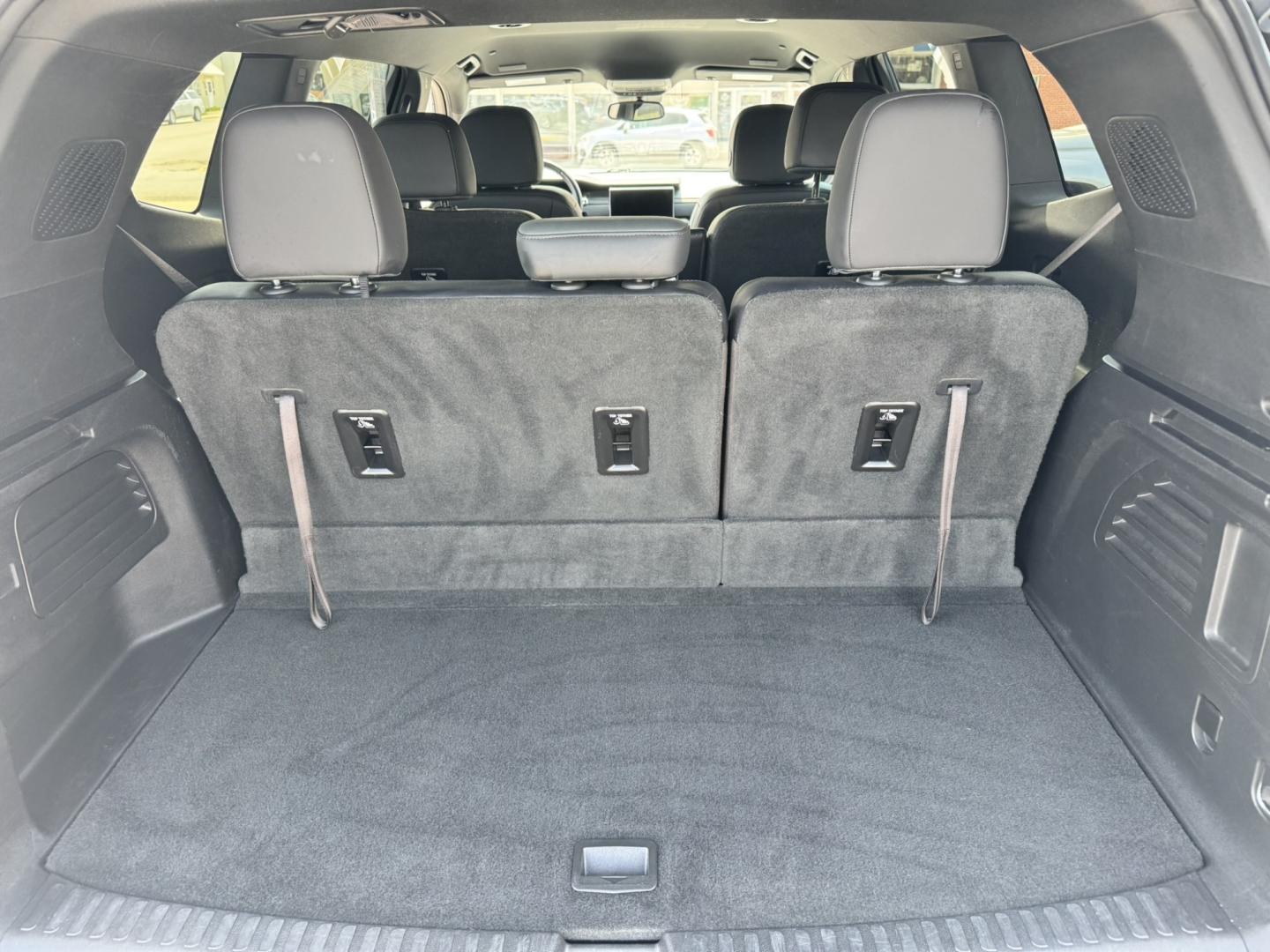 2024 WHITE /Gray GMC Acadia AT4 AWD (1GKENPKS3RJ) with an 2.5L L4 DOHC 16V engine, 9A transmission, located at 116 5th Avenue South, Lewistown, MT, 59457, 47.063877, -109.427879 - Adventure meets premium comfort in this 2024 GMC Acadia AT4 AWD! This factory lease return is ready for wherever the road—or the trail—takes you. With rugged AT4 styling, advanced technology, and All-Wheel Drive capability, it's built for Montana living while delivering the refinement you'd expe- Photo#11