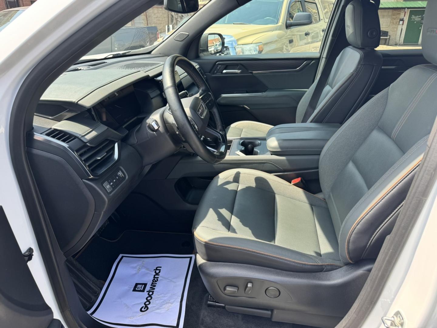2024 WHITE /Gray GMC Acadia AT4 AWD (1GKENPKS3RJ) with an 2.5L L4 DOHC 16V engine, 9A transmission, located at 116 5th Avenue South, Lewistown, MT, 59457, 47.063877, -109.427879 - Adventure meets premium comfort in this 2024 GMC Acadia AT4 AWD! This factory lease return is ready for wherever the road—or the trail—takes you. With rugged AT4 styling, advanced technology, and All-Wheel Drive capability, it's built for Montana living while delivering the refinement you'd expe- Photo#13