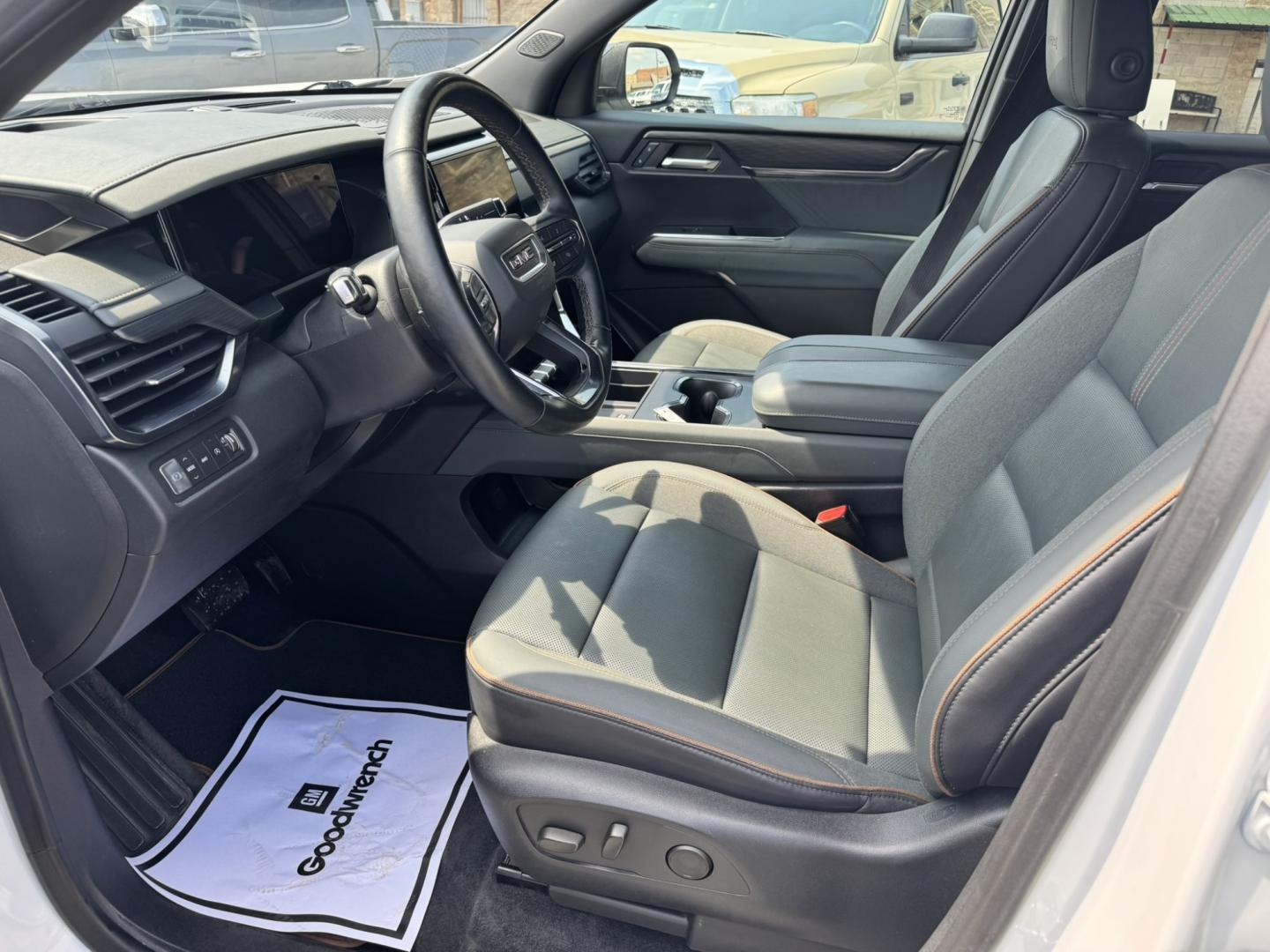 2024 WHITE /Gray GMC Acadia AT4 AWD (1GKENPKS3RJ) with an 2.5L L4 DOHC 16V engine, 9A transmission, located at 116 5th Avenue South, Lewistown, MT, 59457, 47.063877, -109.427879 - Adventure meets premium comfort in this 2024 GMC Acadia AT4 AWD! This factory lease return is ready for wherever the road—or the trail—takes you. With rugged AT4 styling, advanced technology, and All-Wheel Drive capability, it's built for Montana living while delivering the refinement you'd expe- Photo#18