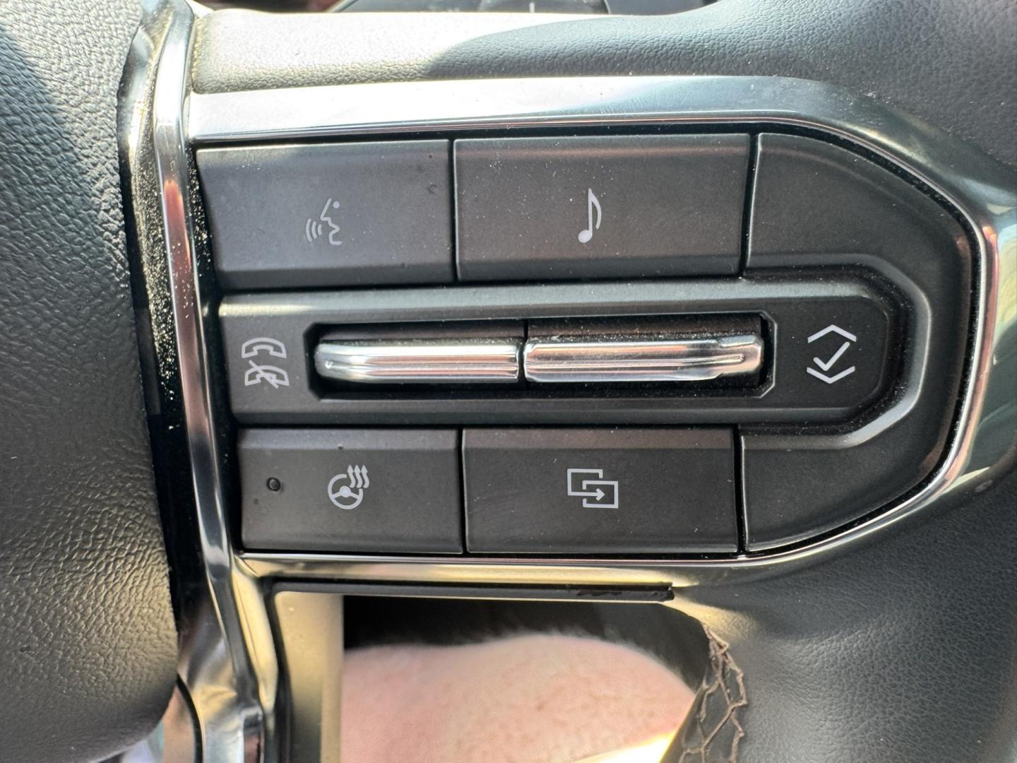 2024 WHITE /Gray GMC Acadia AT4 AWD (1GKENPKS3RJ) with an 2.5L L4 DOHC 16V engine, 9A transmission, located at 116 5th Avenue South, Lewistown, MT, 59457, 47.063877, -109.427879 - Adventure meets premium comfort in this 2024 GMC Acadia AT4 AWD! This factory lease return is ready for wherever the road—or the trail—takes you. With rugged AT4 styling, advanced technology, and All-Wheel Drive capability, it's built for Montana living while delivering the refinement you'd expe- Photo#20
