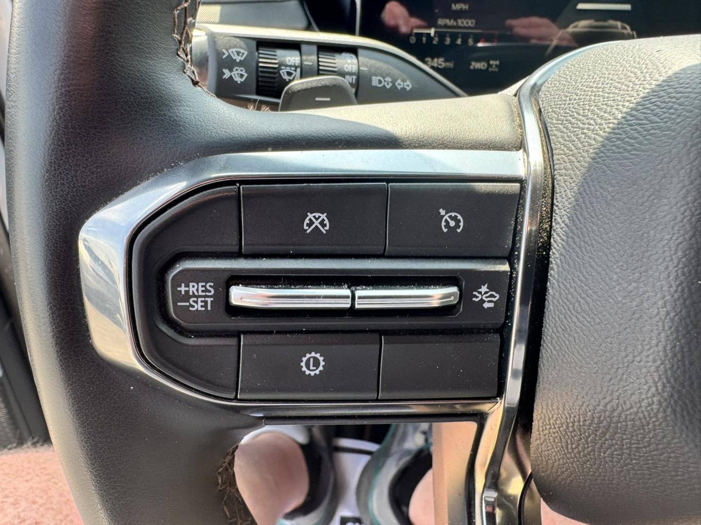 2024 WHITE /Gray GMC Acadia AT4 AWD (1GKENPKS3RJ) with an 2.5L L4 DOHC 16V engine, 9A transmission, located at 116 5th Avenue South, Lewistown, MT, 59457, 47.063877, -109.427879 - Adventure meets premium comfort in this 2024 GMC Acadia AT4 AWD! This factory lease return is ready for wherever the road—or the trail—takes you. With rugged AT4 styling, advanced technology, and All-Wheel Drive capability, it's built for Montana living while delivering the refinement you'd expe- Photo#19