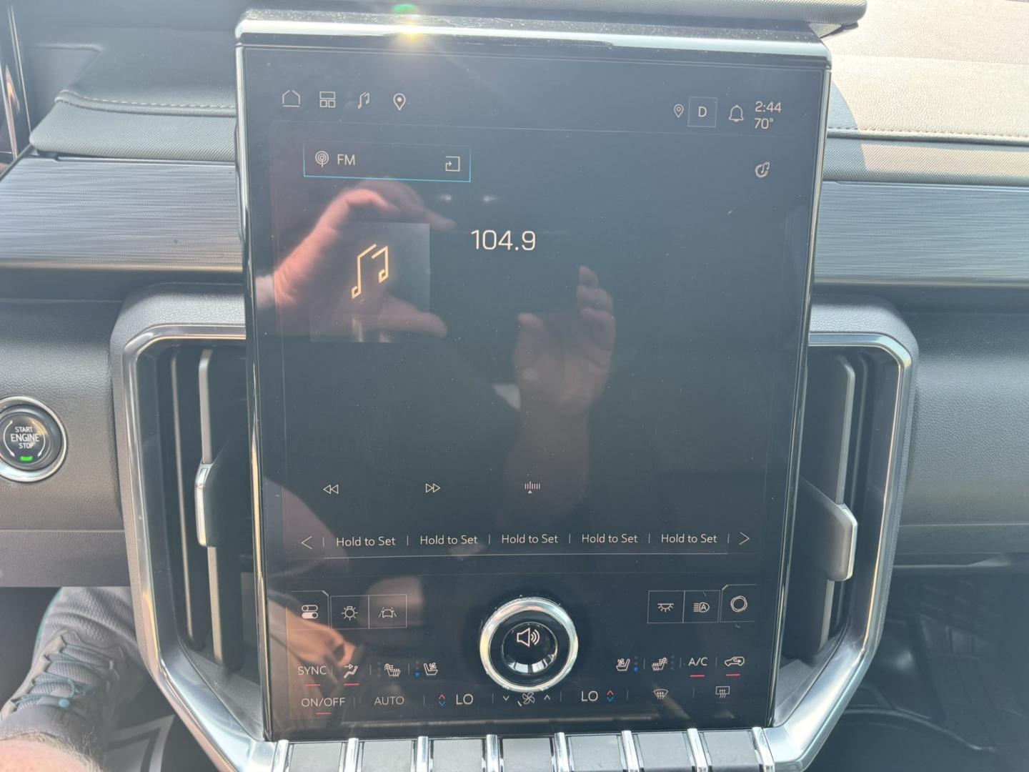 2024 WHITE /Gray GMC Acadia AT4 AWD (1GKENPKS3RJ) with an 2.5L L4 DOHC 16V engine, 9A transmission, located at 116 5th Avenue South, Lewistown, MT, 59457, 47.063877, -109.427879 - Adventure meets premium comfort in this 2024 GMC Acadia AT4 AWD! This factory lease return is ready for wherever the road—or the trail—takes you. With rugged AT4 styling, advanced technology, and All-Wheel Drive capability, it's built for Montana living while delivering the refinement you'd expe- Photo#22