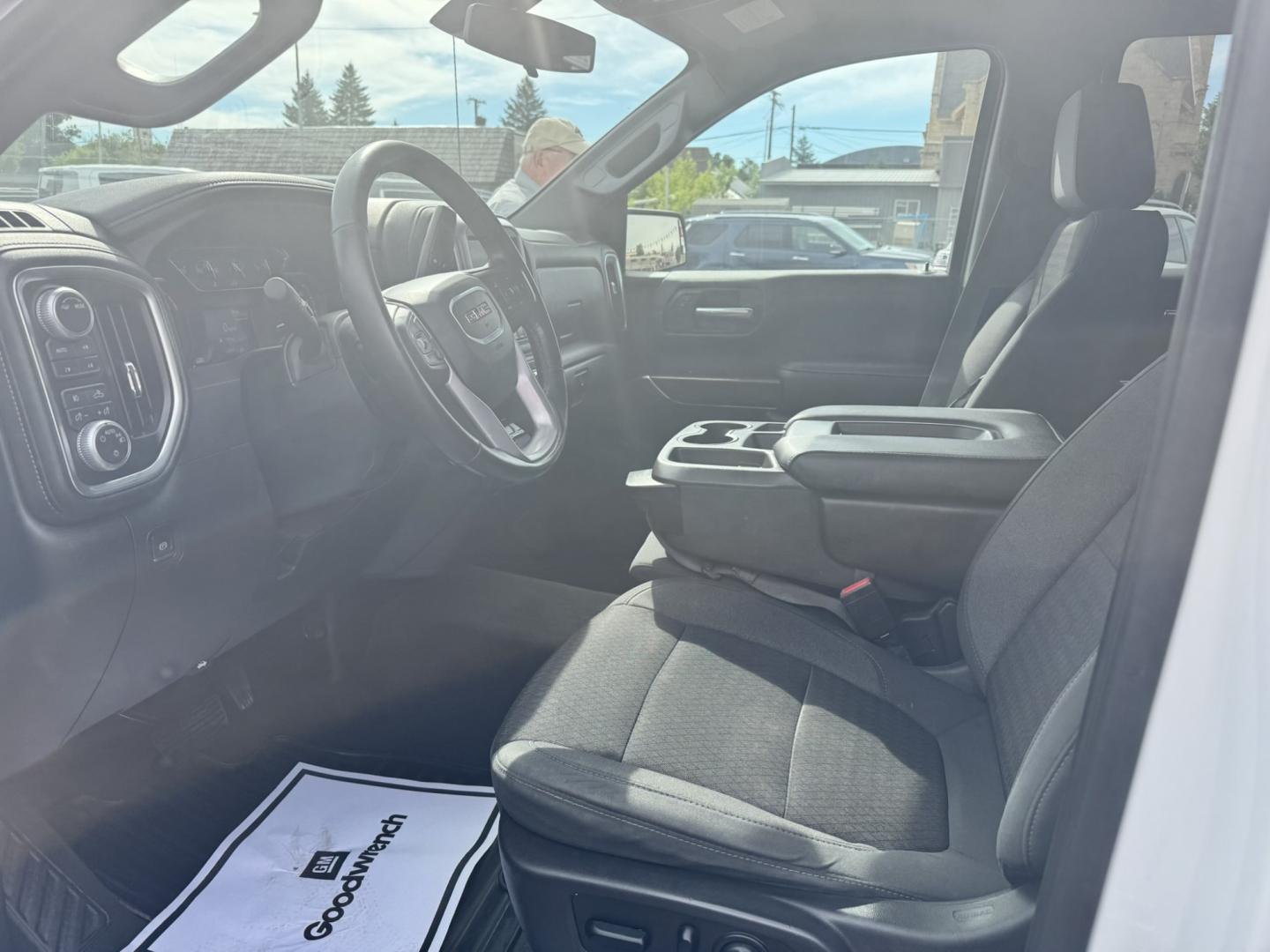 2020 WHITE /Gray GMC Sierra 1500 Elevation Crew Cab Short Box 4WD (1GTU9CET4LZ) with an 3.0L L6 DOHC 24V DIESEL engine, 6A transmission, located at 116 5th Avenue South, Lewistown, MT, 59457, 47.063877, -109.427879 - Looking for a truck that delivers impressive fuel economy without giving up power? Check out this 2020 GMC Sierra 1500 Crew Cab Elevation 4WD with the legendary 3.0L Duramax Turbo-Diesel! Combining bold styling, modern technology, and diesel efficiency, this Sierra is ready for work during the week- Photo#8