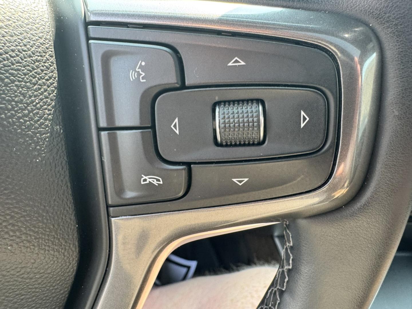 2025 WHITE /Tan Chevrolet Silverado 3500HD High Country Crew Cab 4WD (1GC4KVEY3SF) with an 6.6L V8 OHV 32V TURBO DIESEL engine, 6A transmission, located at 116 5th Avenue South, Lewistown, MT, 59457, 47.063877, -109.427879 - When only the best will do, this 2025 Chevrolet Silverado 3500HD High Country Crew Cab 4WD with the Duramax Turbo-Diesel delivers. Built for serious towing, hauling, and long days on the road, this heavy-duty pickup combines premium luxury with incredible capability, making it equally at home on the- Photo#18