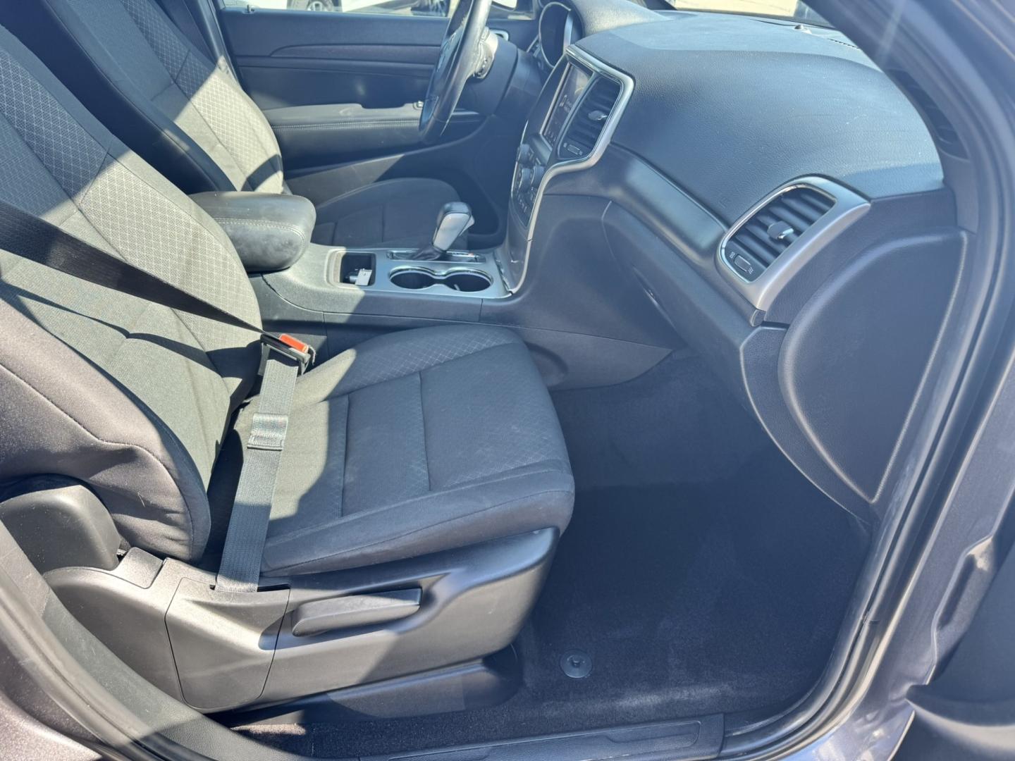 2018 Grey /Grey Jeep Grand Cherokee Laredo 4WD (1C4RJFAG8JC) with an 3.6L V6 DOHC 24V engine, 8A transmission, located at 116 5th Avenue South, Lewistown, MT, 59457, 47.063877, -109.427879 - Clean Car Fax on this local trade!- Photo#7