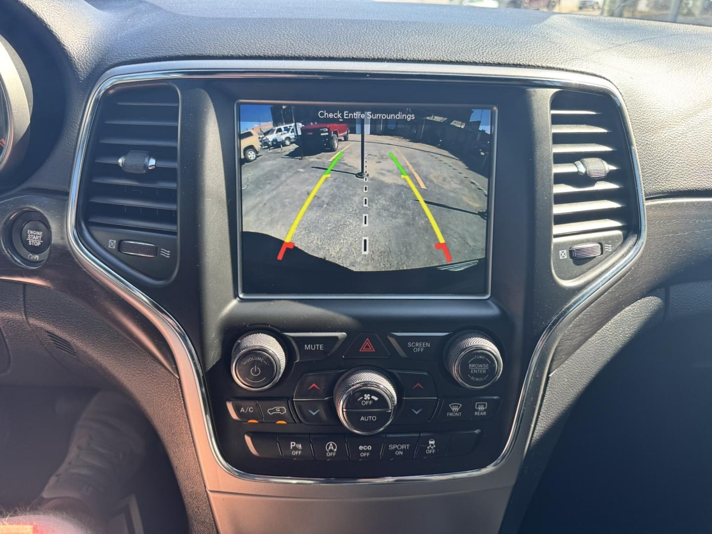 2018 Grey /Grey Jeep Grand Cherokee Laredo 4WD (1C4RJFAG8JC) with an 3.6L V6 DOHC 24V engine, 8A transmission, located at 116 5th Avenue South, Lewistown, MT, 59457, 47.063877, -109.427879 - Clean Car Fax on this local trade!- Photo#18