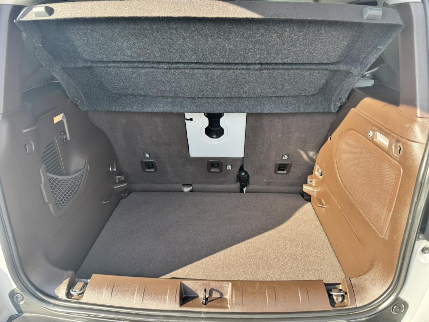2017 SILVER /Grey Jeep Renegade Limited 4WD (ZACCJBDB9HP) with an 2.4L L4 DOHC 16V engine, 9A transmission, located at 116 5th Avenue South, Lewistown, MT, 59457, 47.063877, -109.427879- Photo#9