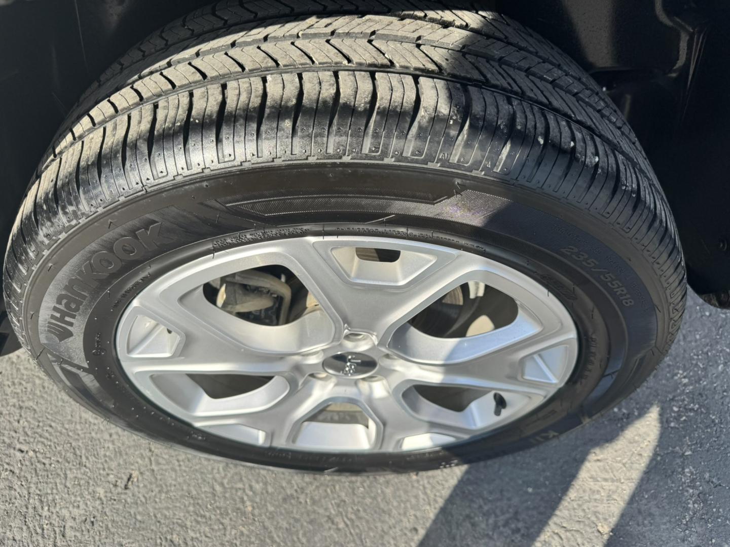 2017 SILVER /Grey Jeep Renegade Limited 4WD (ZACCJBDB9HP) with an 2.4L L4 DOHC 16V engine, 9A transmission, located at 116 5th Avenue South, Lewistown, MT, 59457, 47.063877, -109.427879- Photo#22