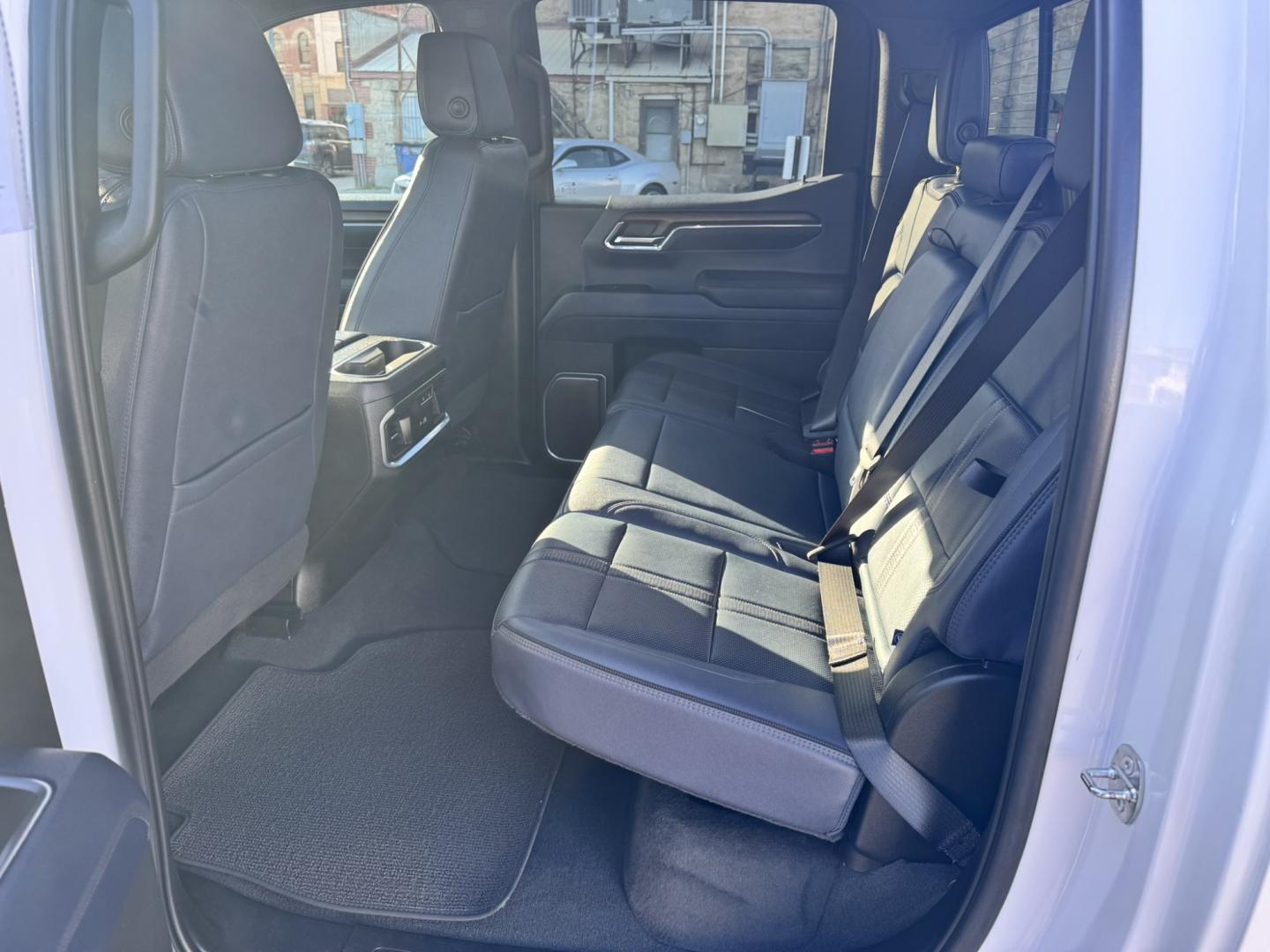2024 WHITE /Black Chevrolet Silverado 1500 High Country Crew Cab 4WD (1GCUDJEL6RZ) with an 6.2L V8 OHV 16V engine, 6A transmission, located at 116 5th Avenue South, Lewistown, MT, 59457, 47.063877, -109.427879- Photo#10